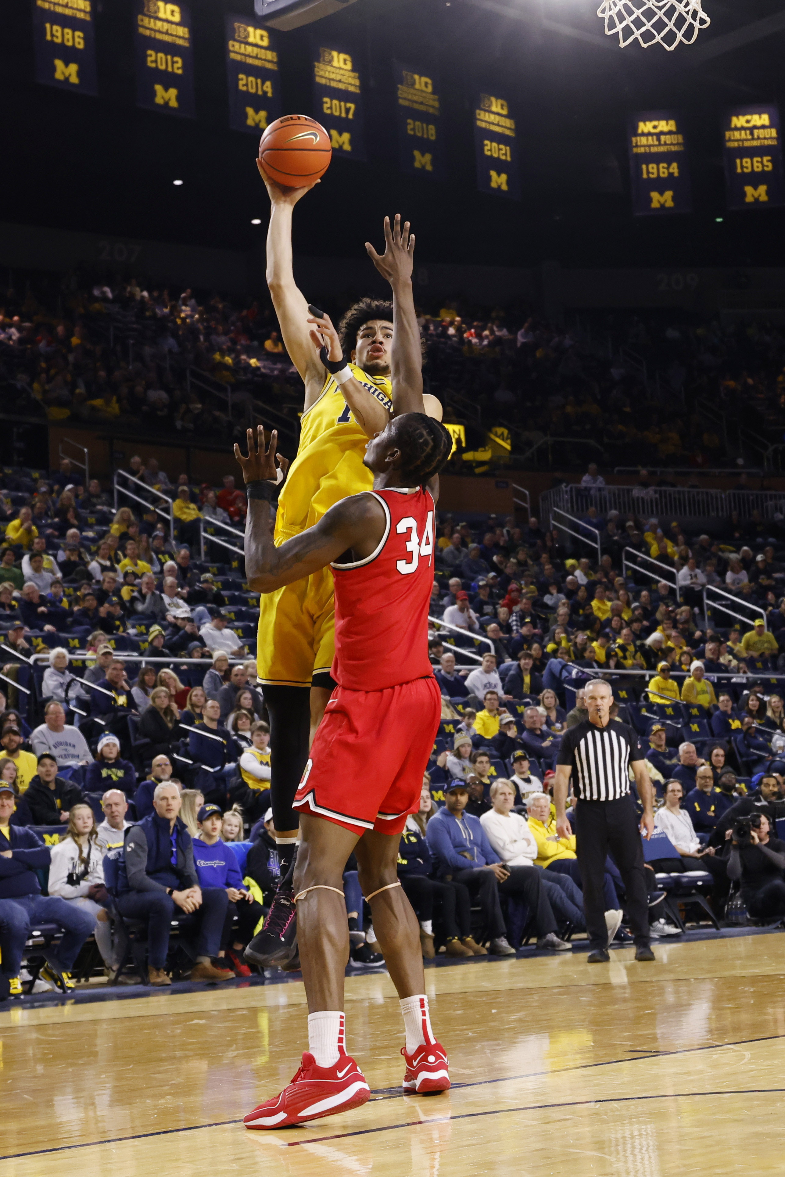 Michigan snaps 5-game losing streak, beats Ohio State 73-65 in front of the  Fab Five