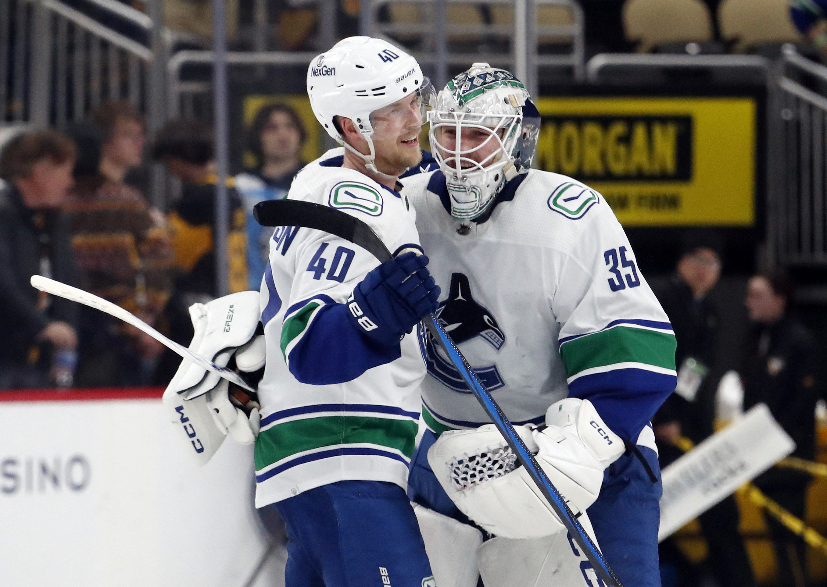 Elias Pettersson's 2nd goal of game lifts Canucks over Pens | Reuters