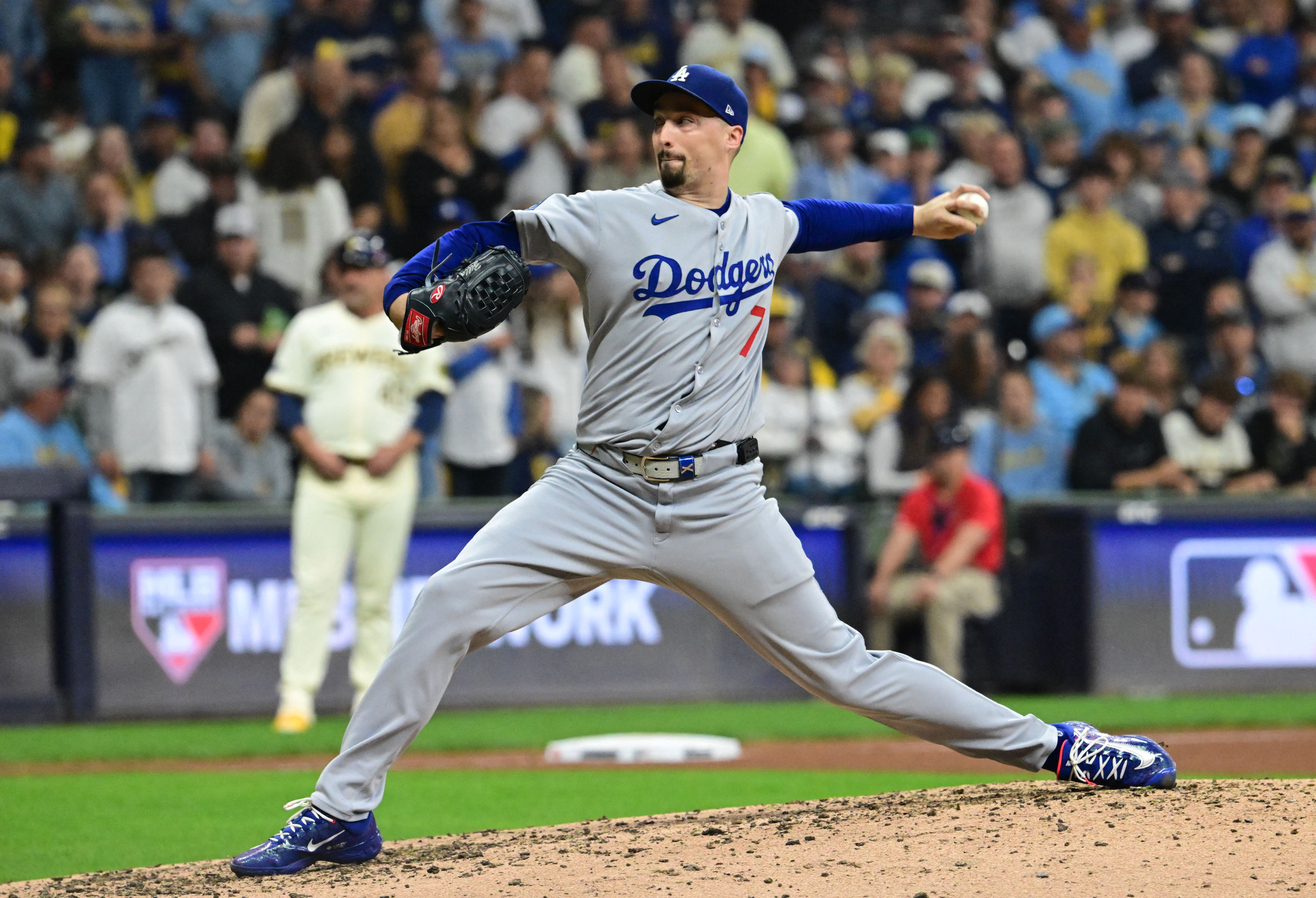 Dodgers' Blake Snell, Yoshinobu Yamamoto to start Games 1-2 | Reuters