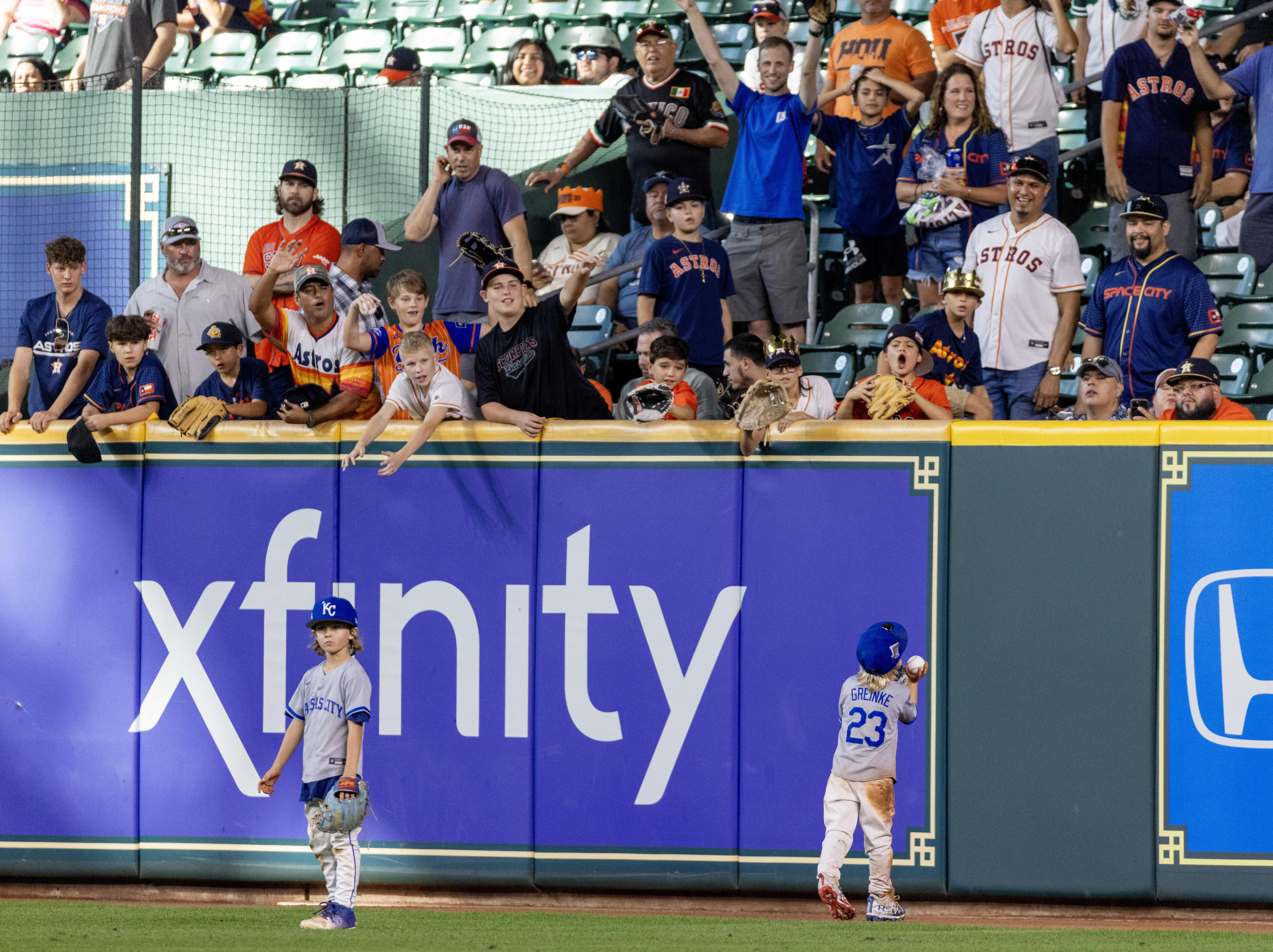 Greinke, Royals top Astros 2-1