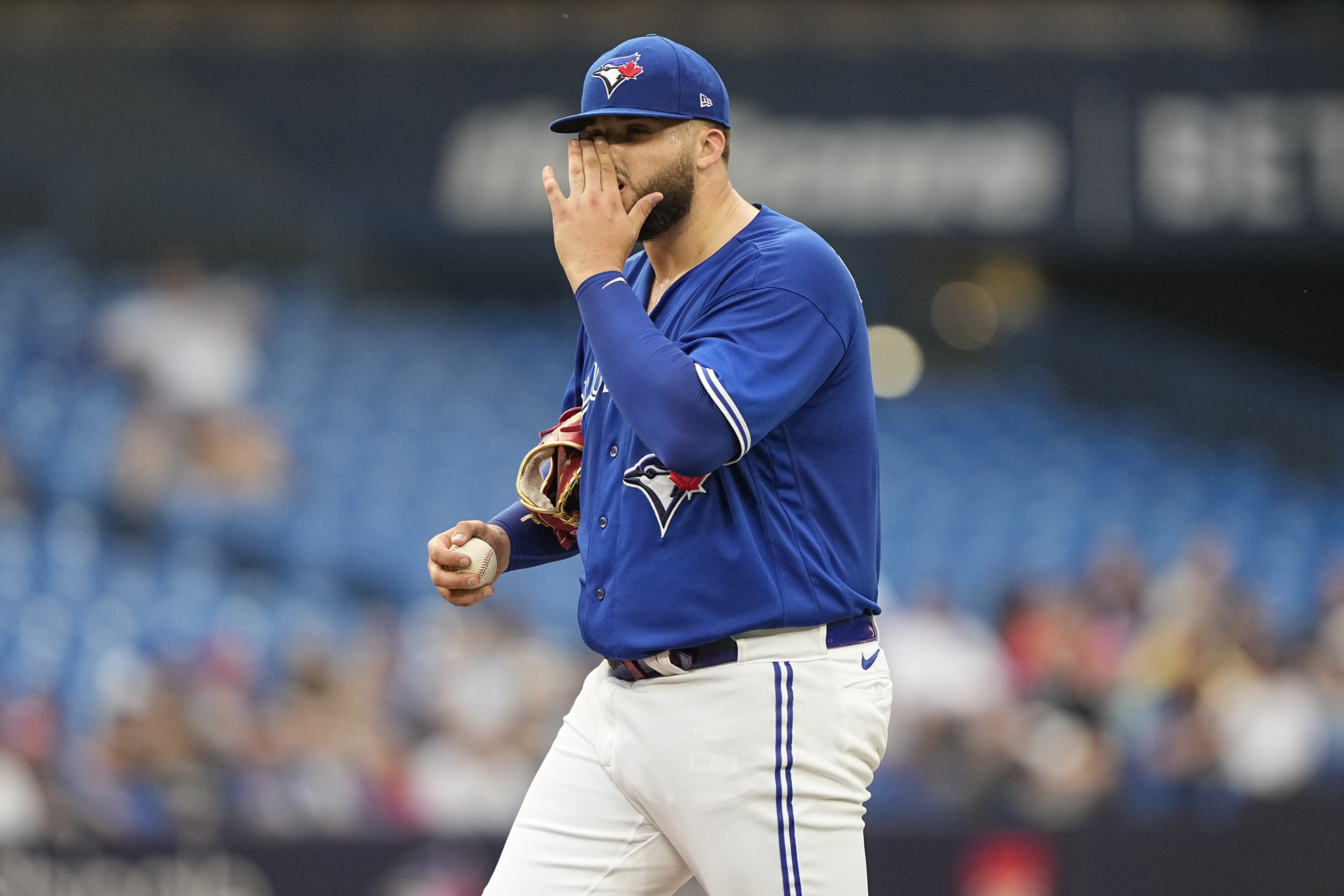 Donaldson, Braves look to keep pressure on Jays