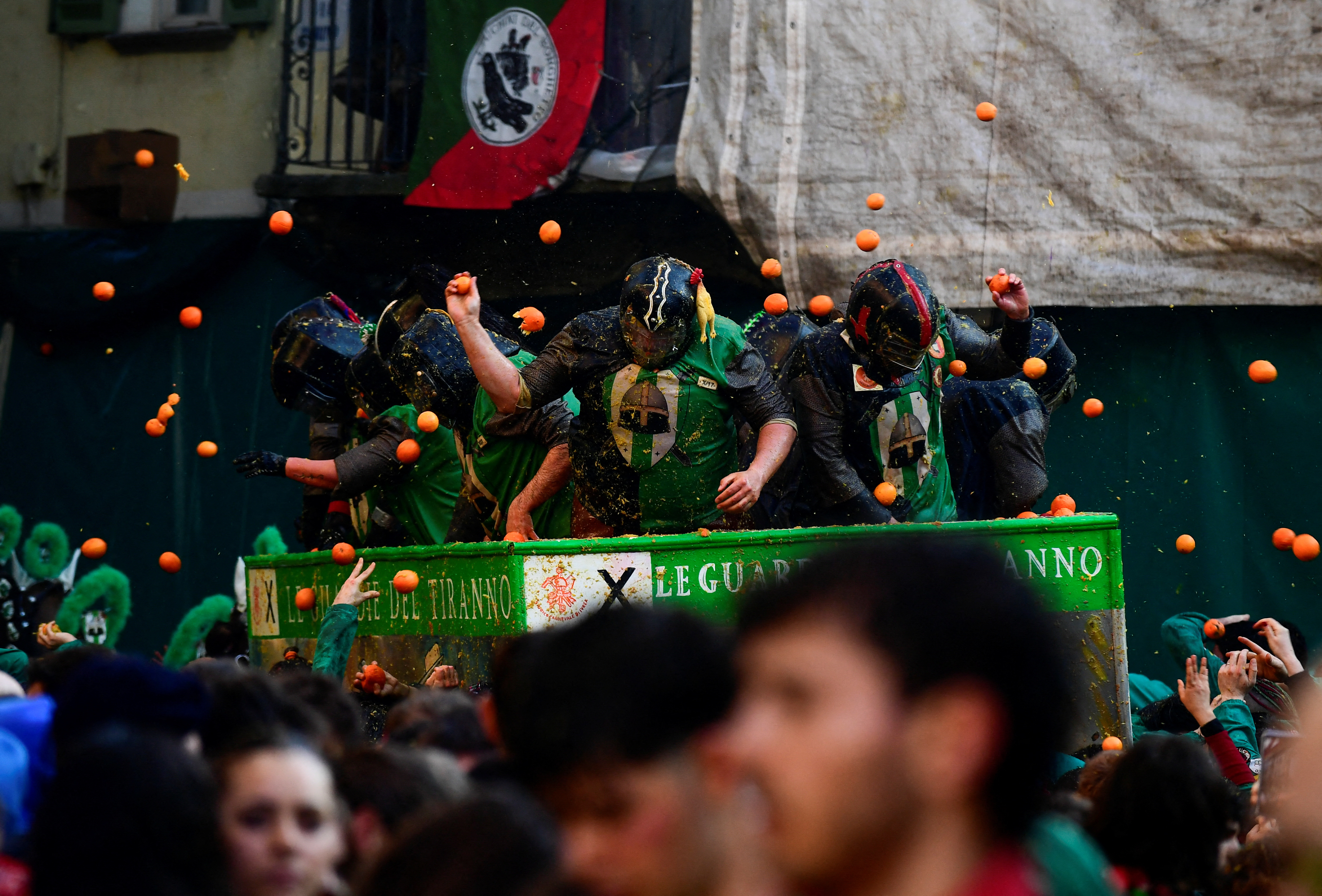 In pictures: War of the oranges - March 4, 2025 | ロイター