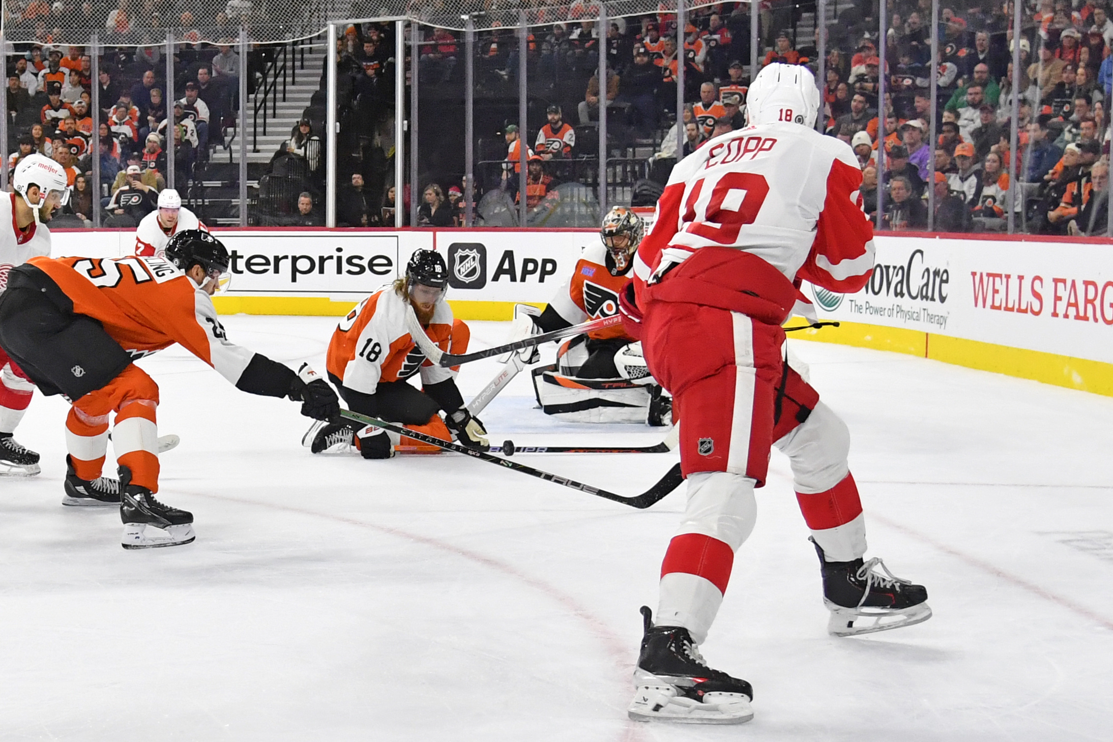 Sam Ersson, Flyers Stave Off Red Wings, 1-0 | Reuters