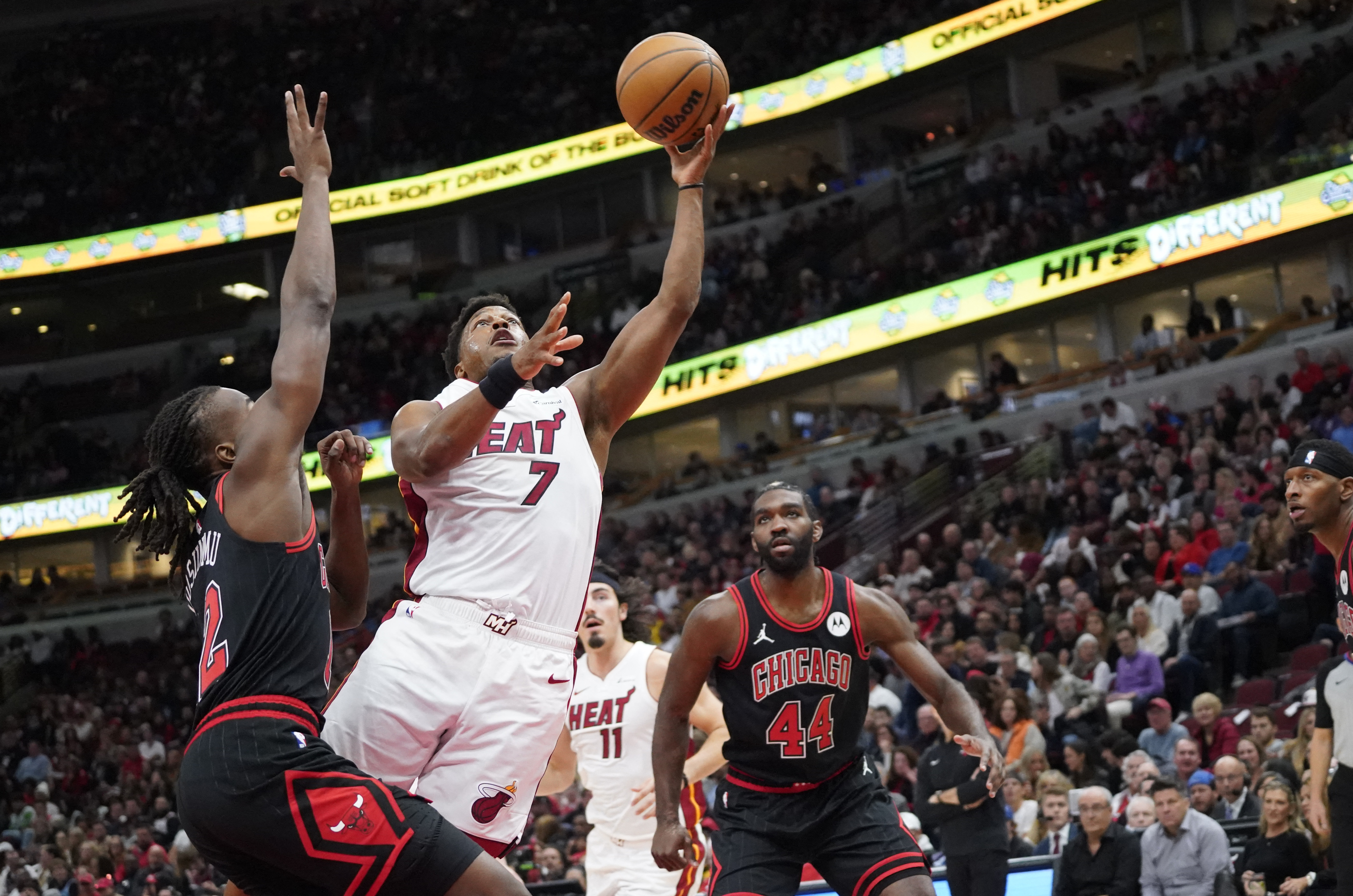 Bulls' dramatic rally ends Heat's seven-game win streak