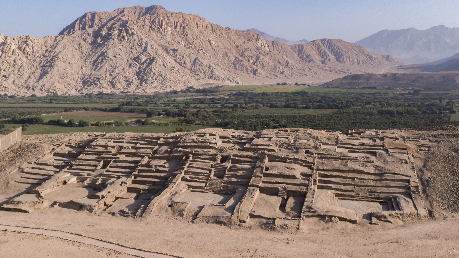 Archaeologists unveil 3,500-year-old city in Peru