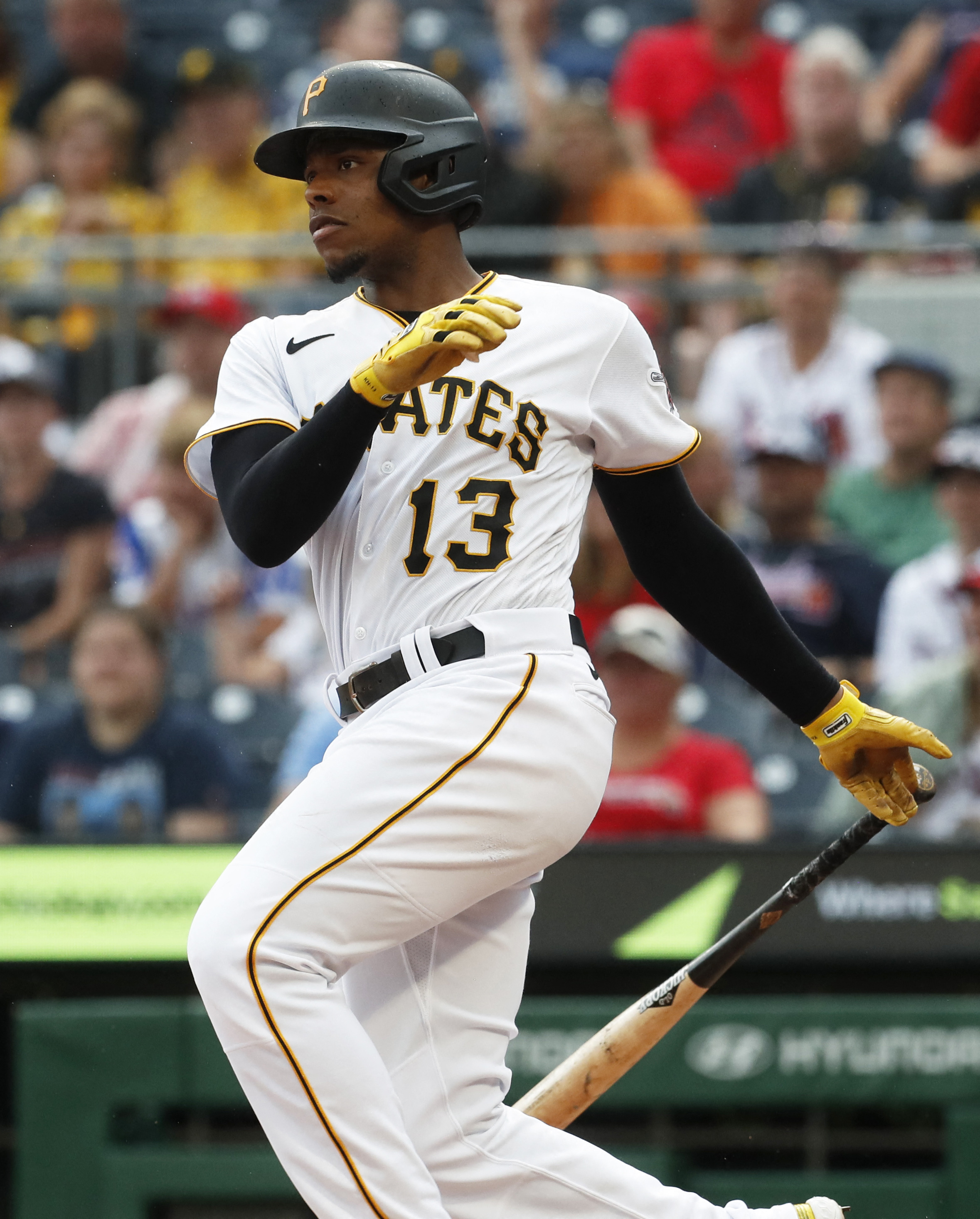 Ke'Bryan Hayes propels Pirates past Braves