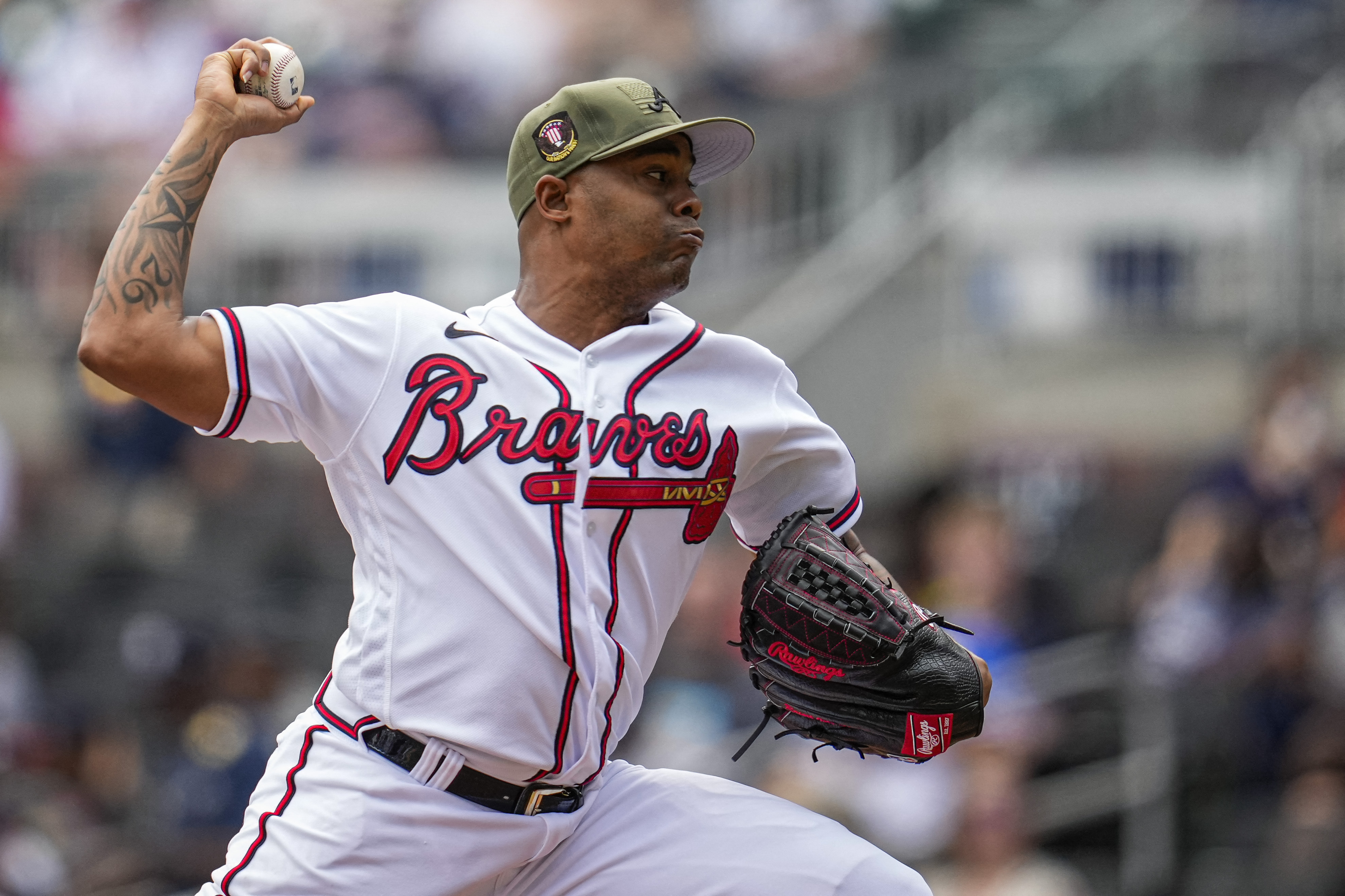 Braves' Jared Shuster stifles Mariners for first MLB win