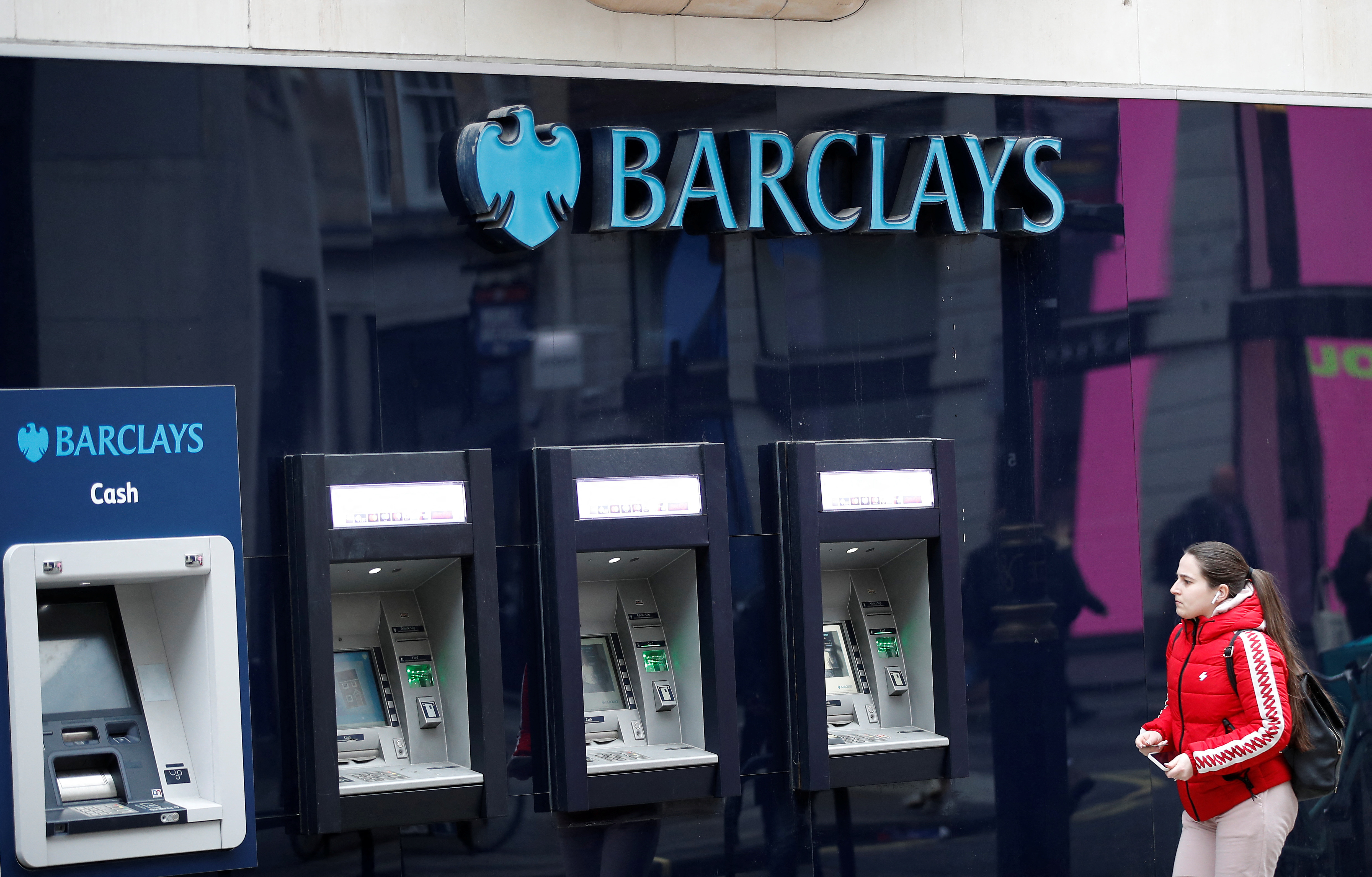 Η Barclays Bank θα αναλάβει την Kensington Mortgage Company