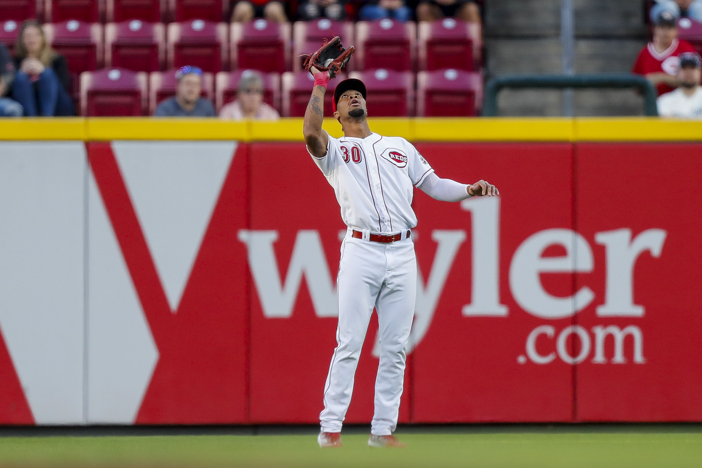 Reds get 7 strong innings from Connor Phillips, top Twins