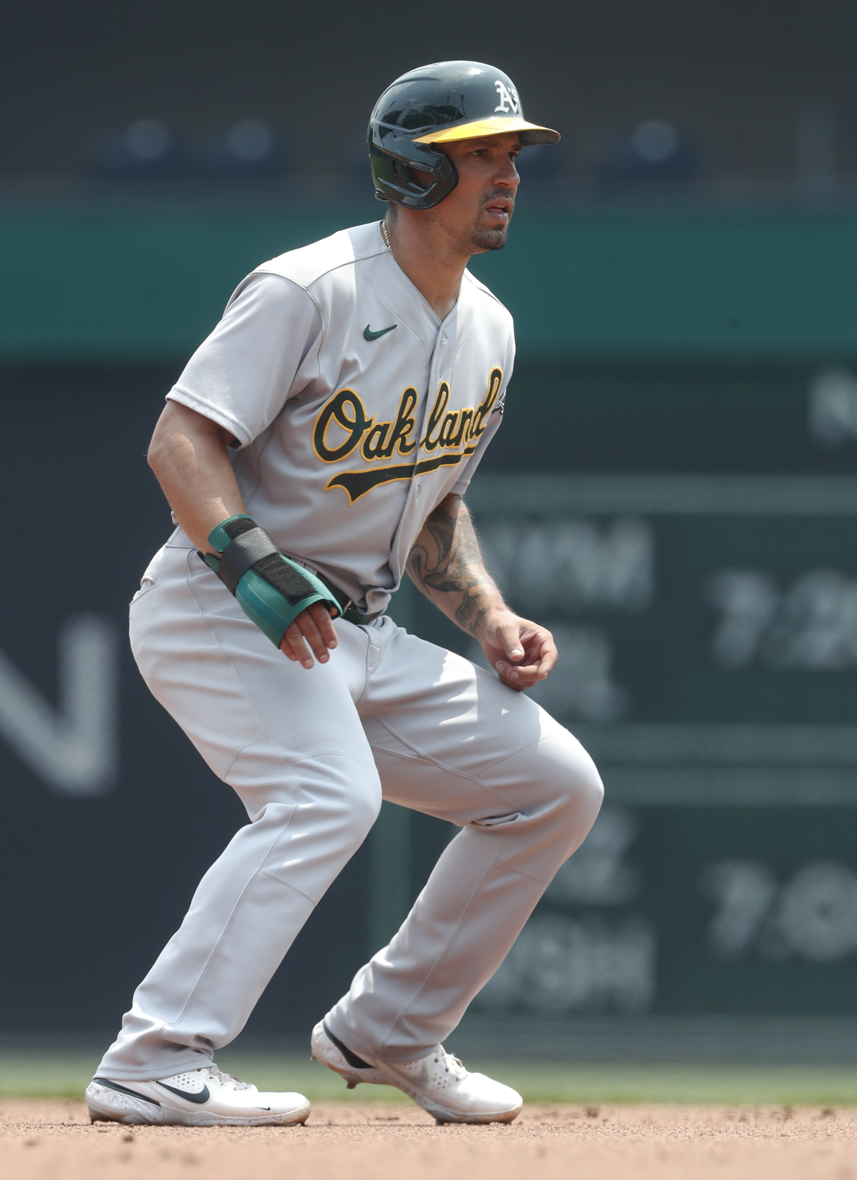 A's strike for 7 runs in first to topple Pirates