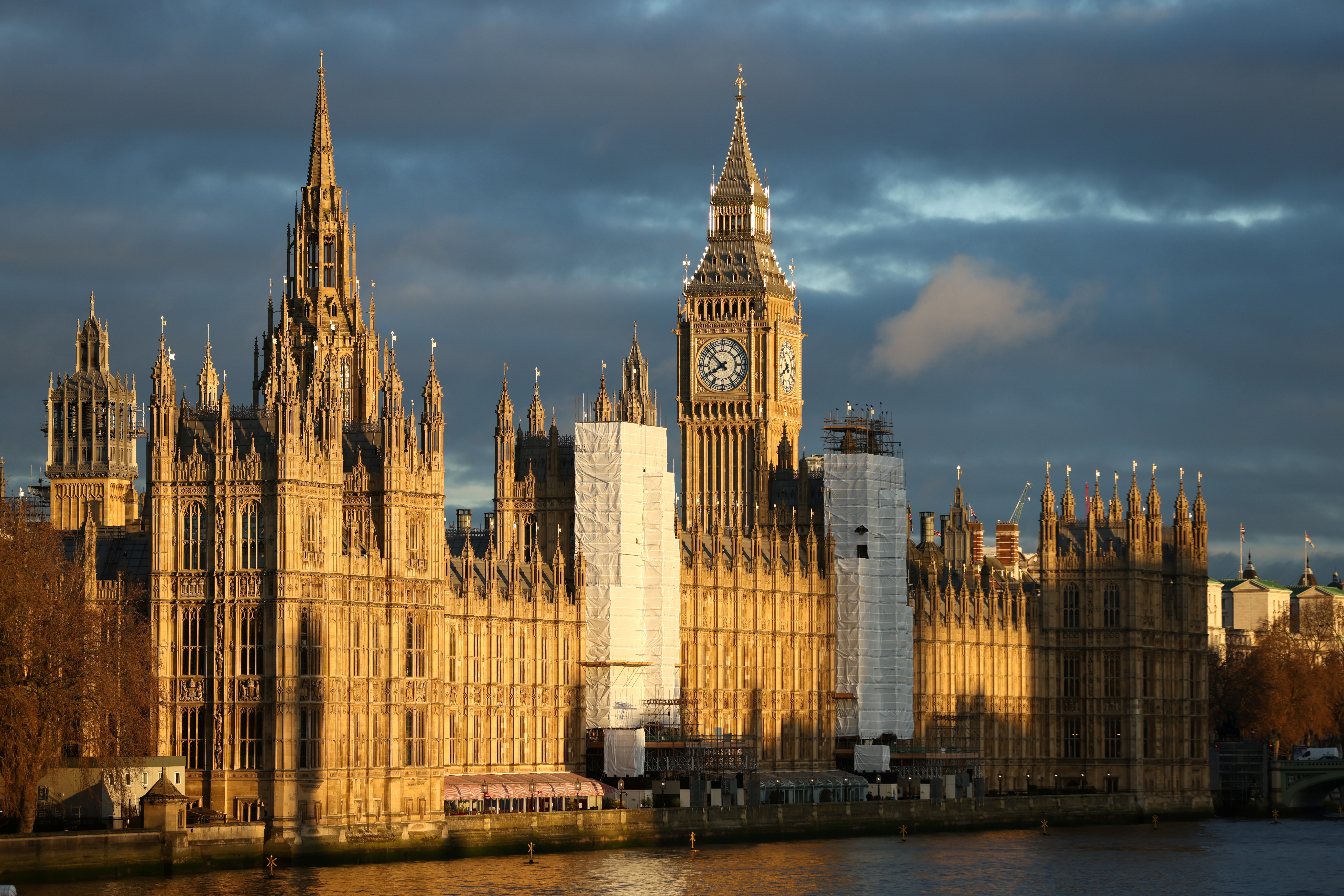 Vista geral das Casas do Parlamento em Londres