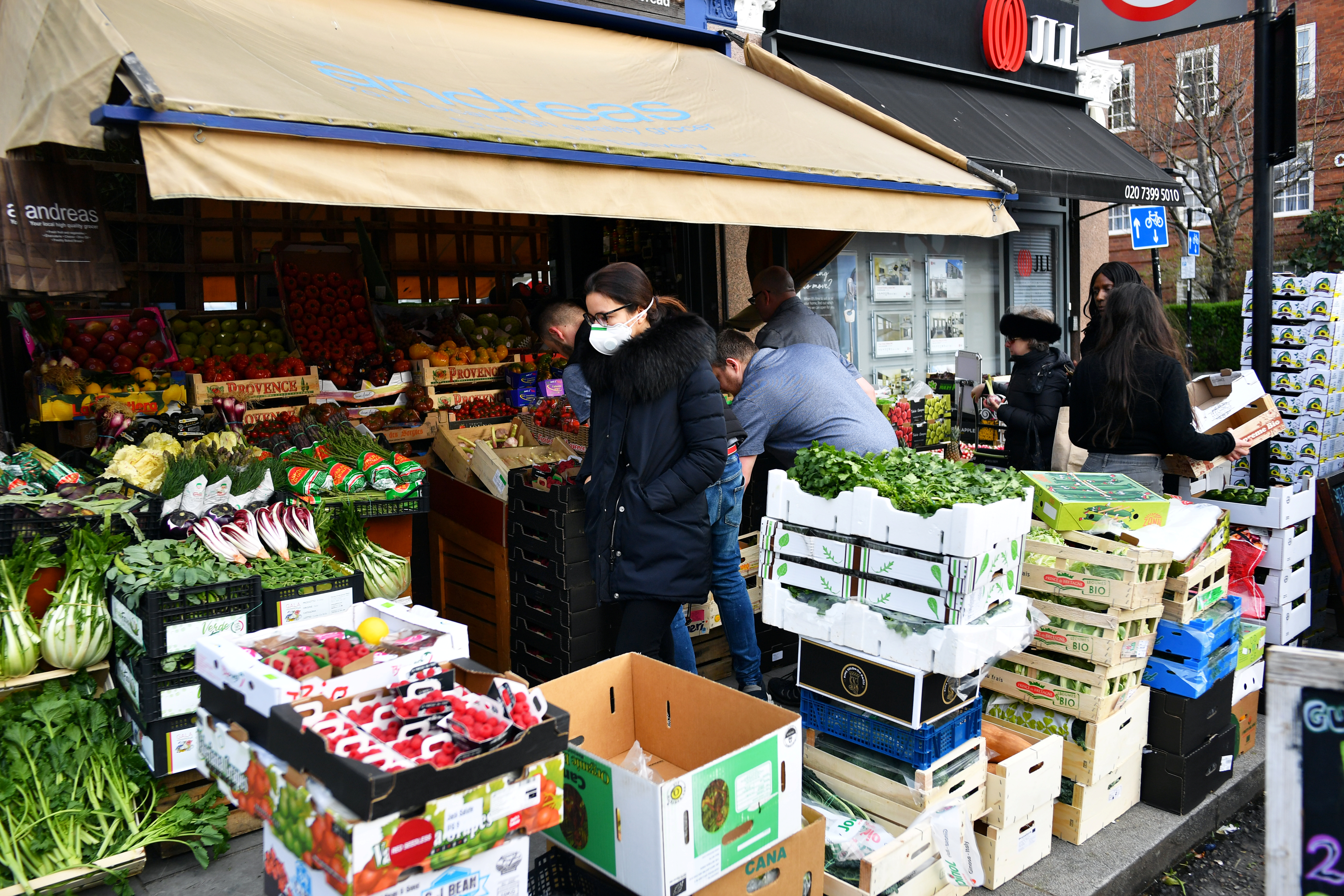 Three Quarters Of UK Shoppers Throw Away Fruit And Veg Every Week