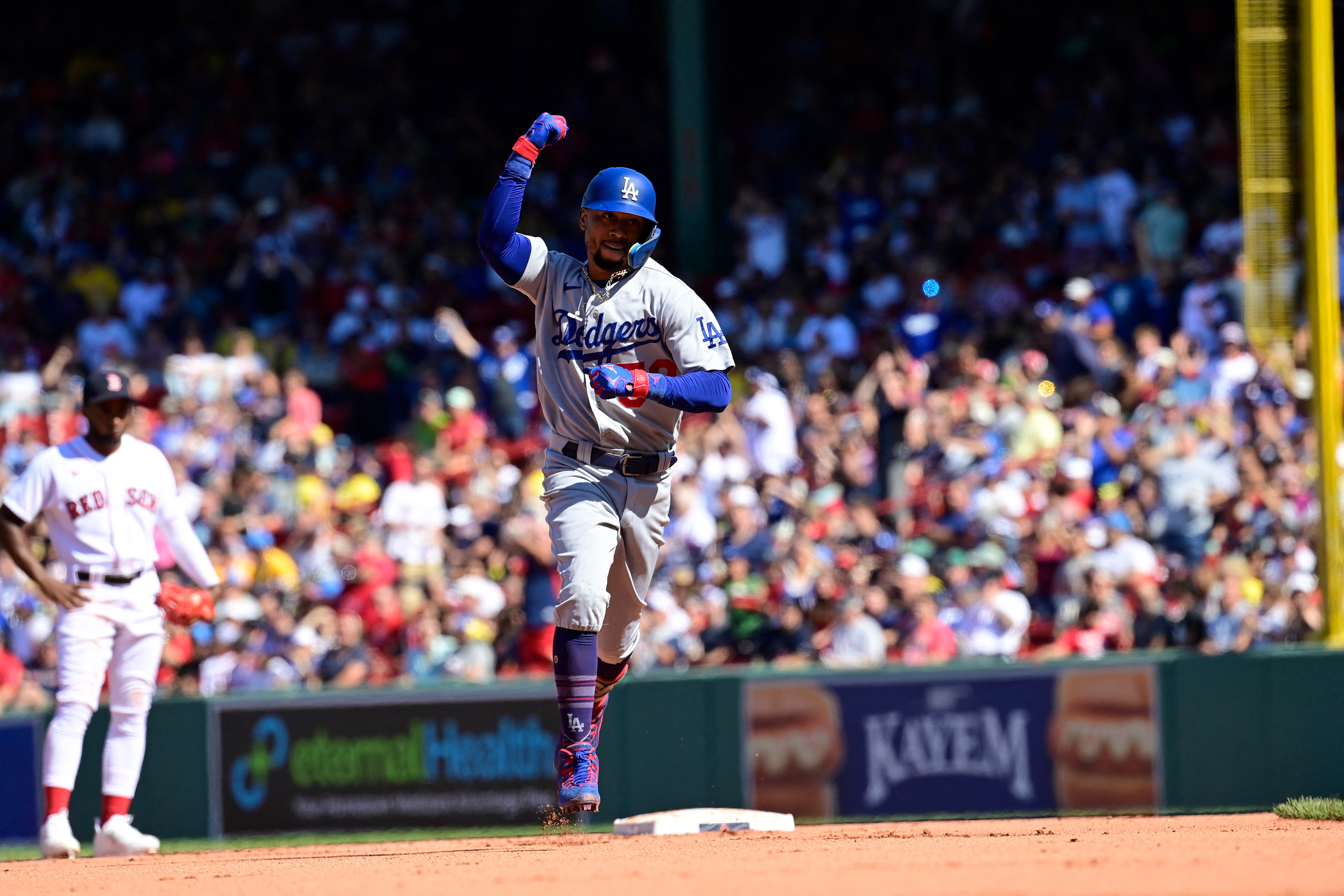 Phillies Bats Stay Cool As Temperatures Rise, Dodgers Win 6-2 »