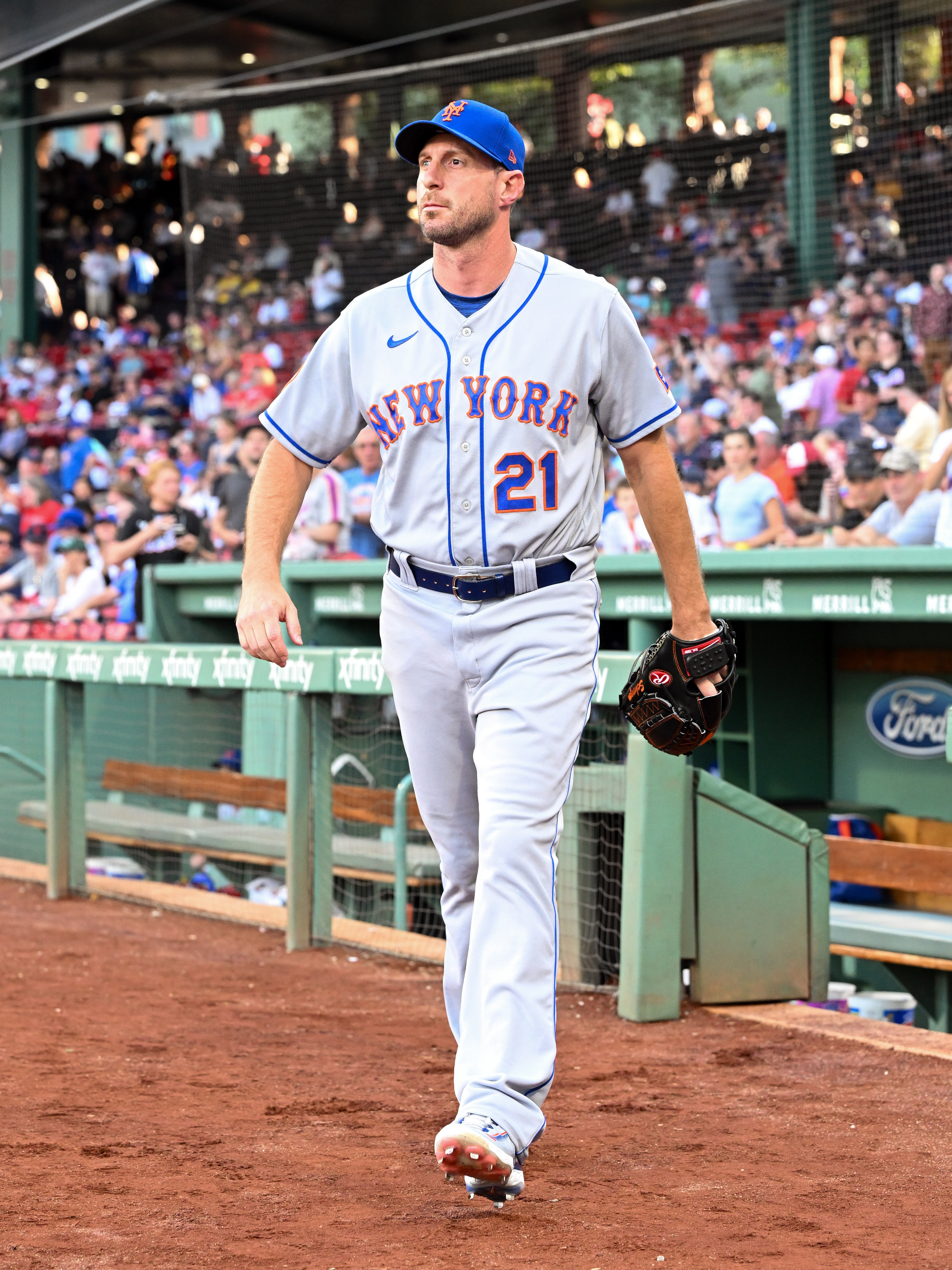 Mets-Red Sox game suspended in 4th, will resume Saturday