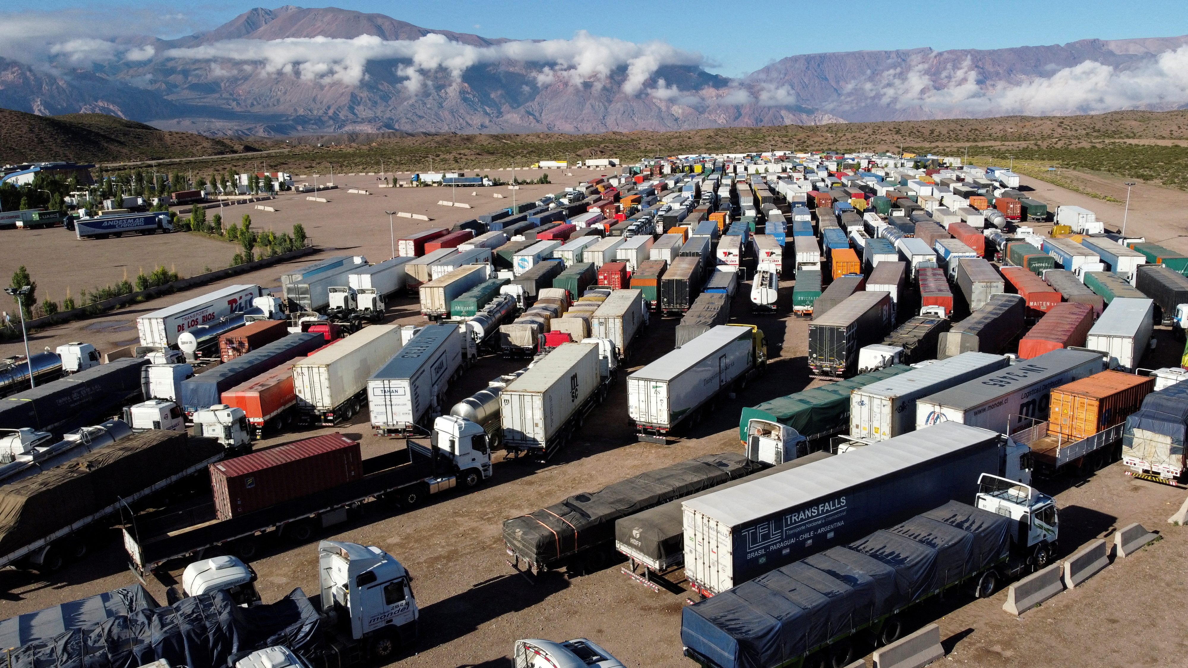 Truckers protest at Argentine border with Chile due to entry protocols in Mendoza