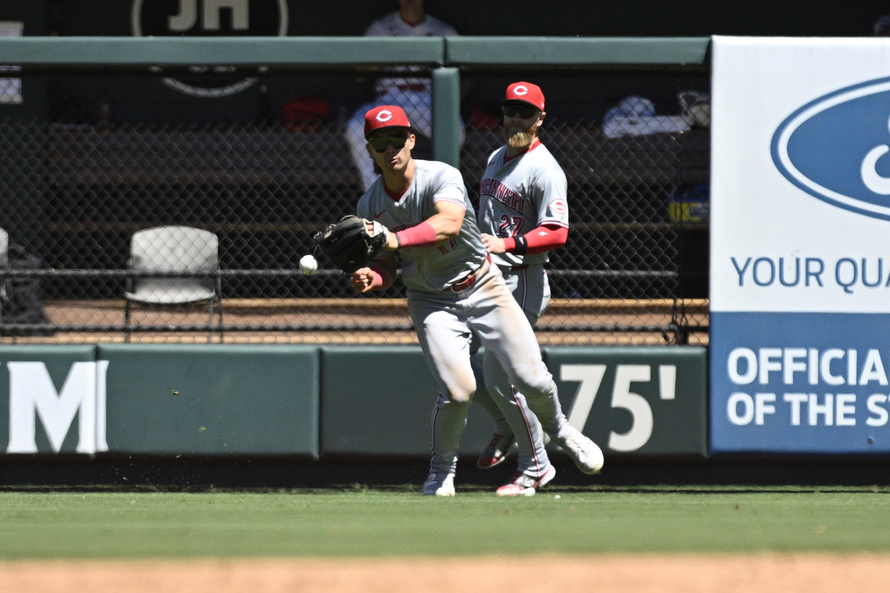 Cardinals shut down Reds, post 2-0 win | Reuters