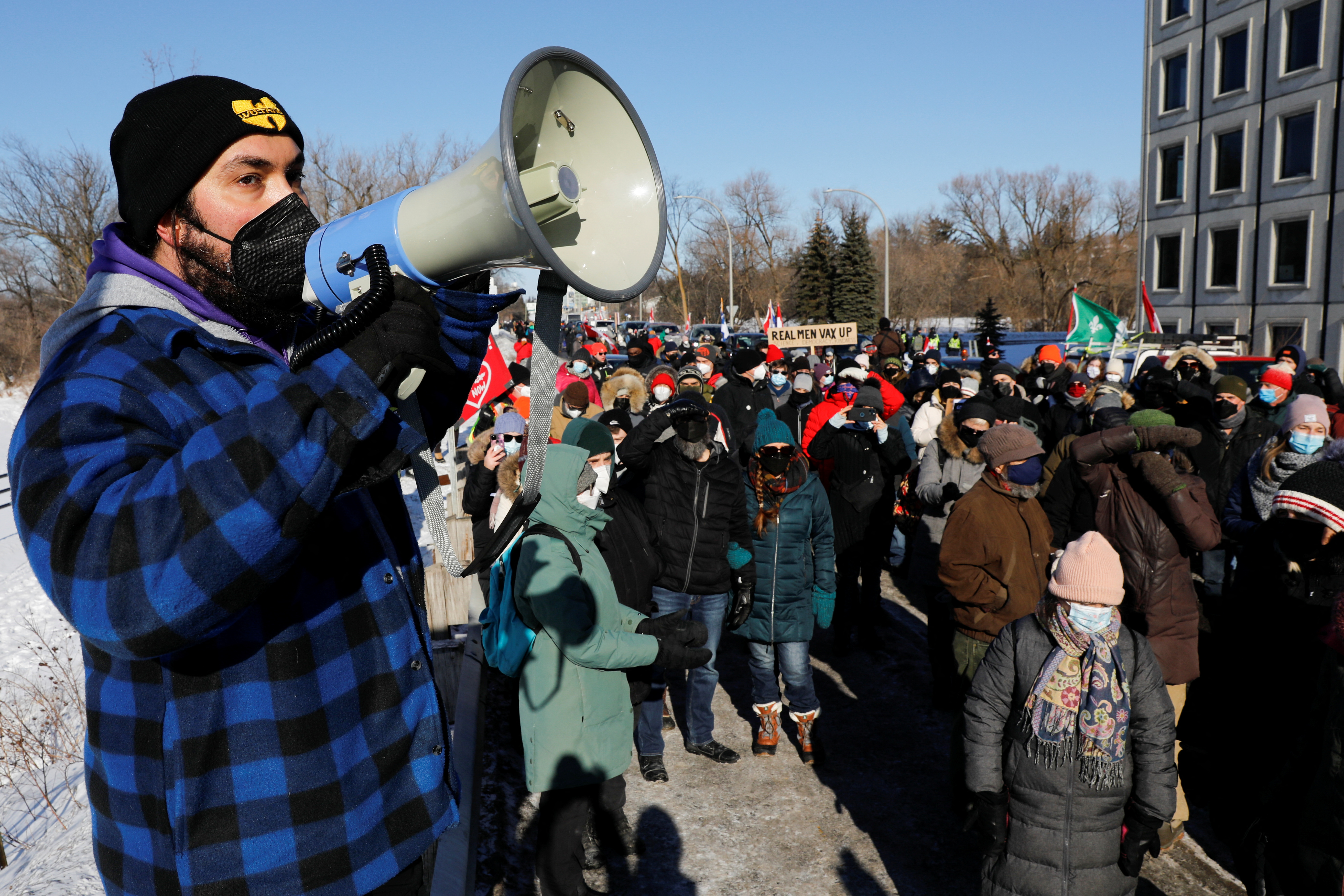 U.S. presses Canada on border blockage, braces for potential Super