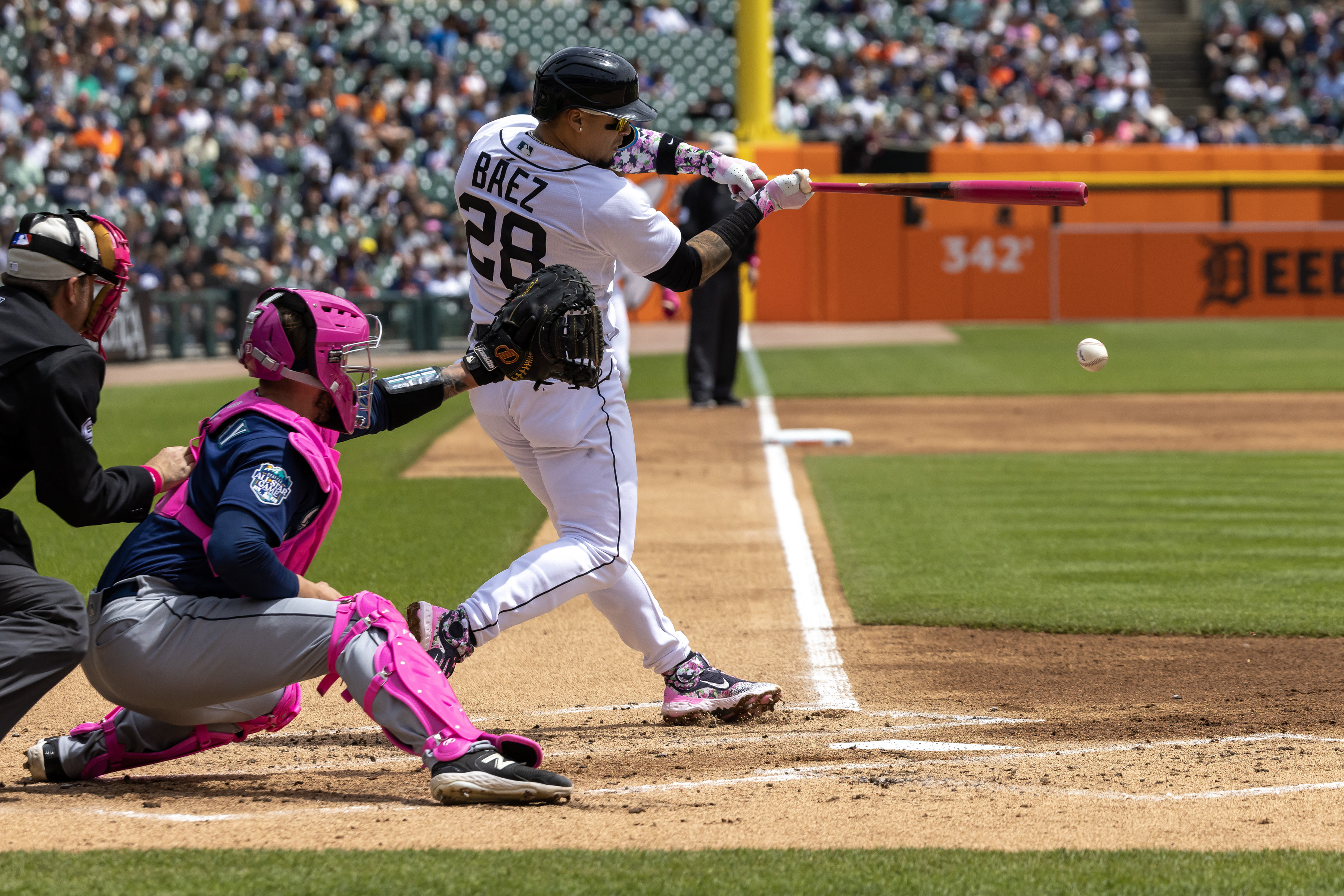 Javier Baez, Tigers come back to beat Mariners