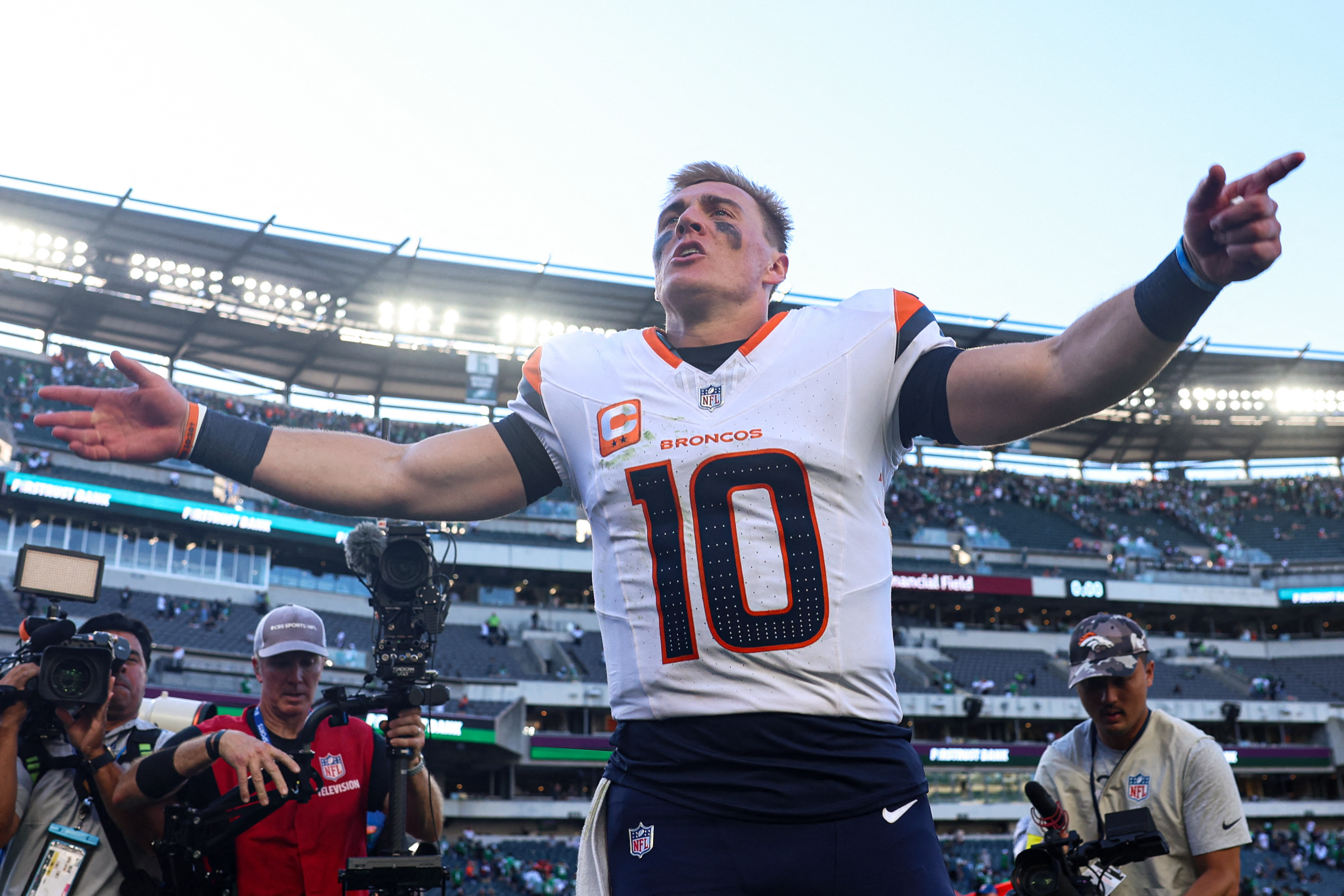 Broncos QB Bo Nix Could Tie Historic Kyler Murray Record vs. Cowboys