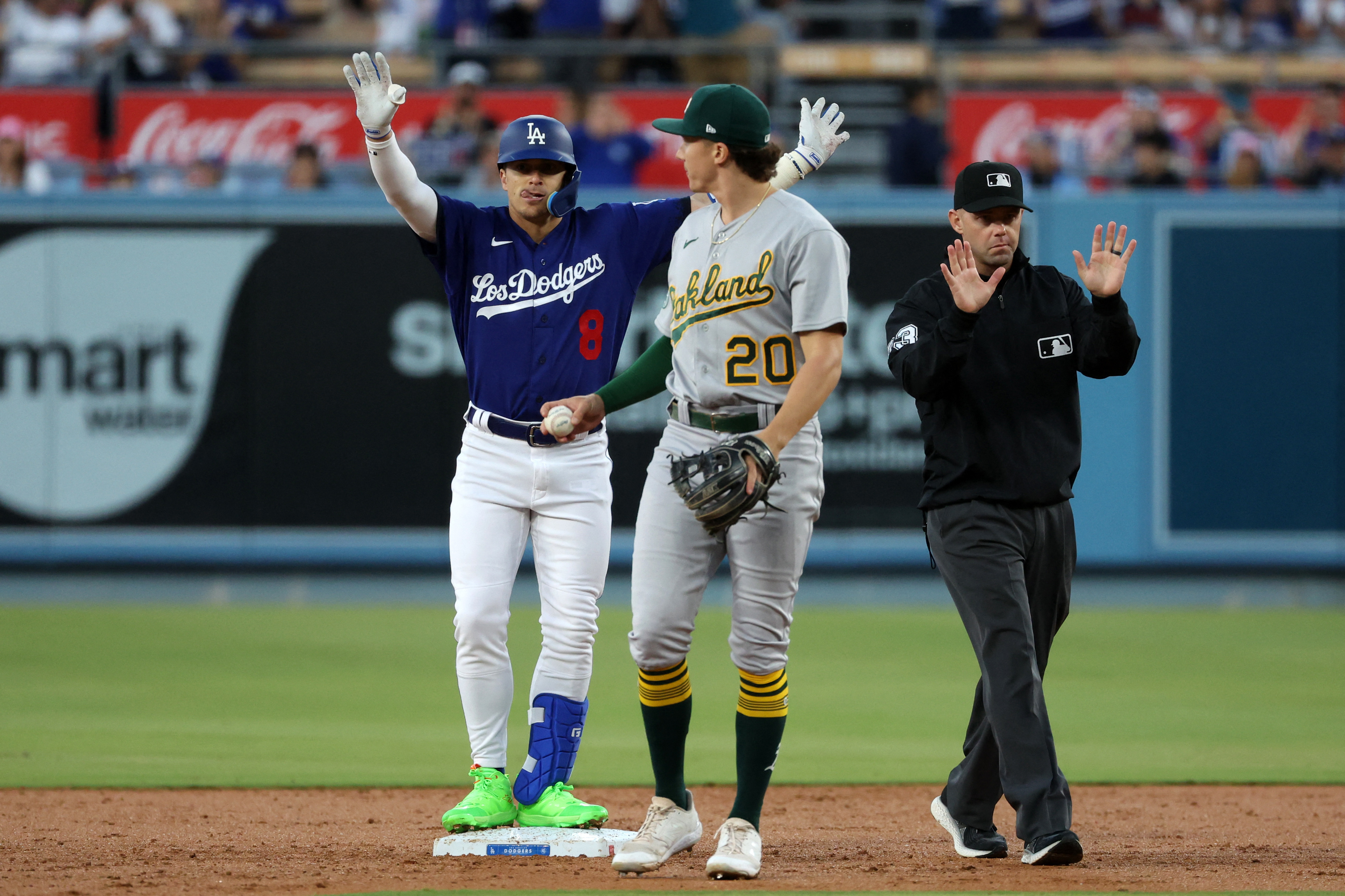 Julio Urias sets tone as Dodgers sweep A's