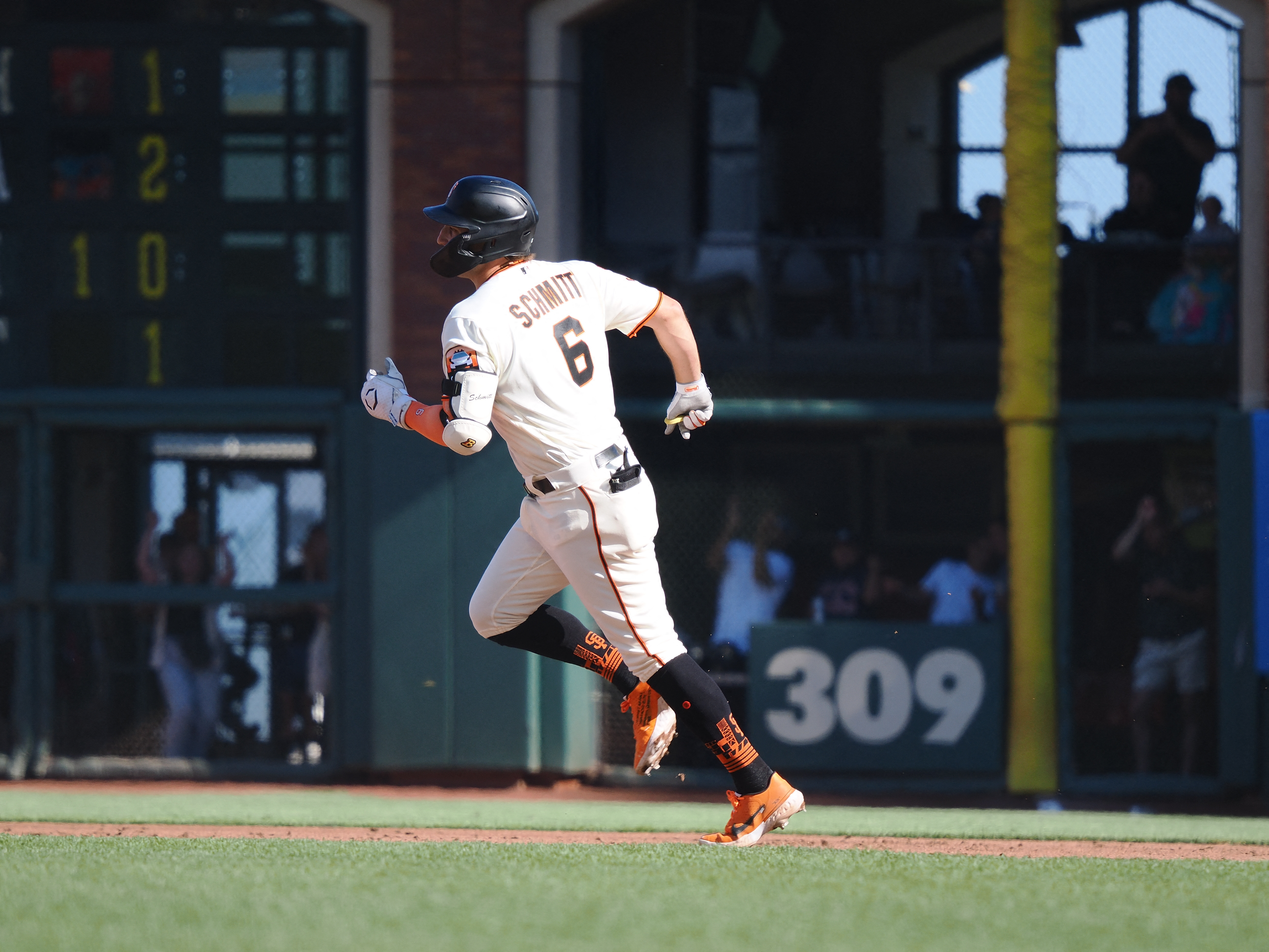 Despite two early homers, Ducks fail to complete sweep over #7 Stanford