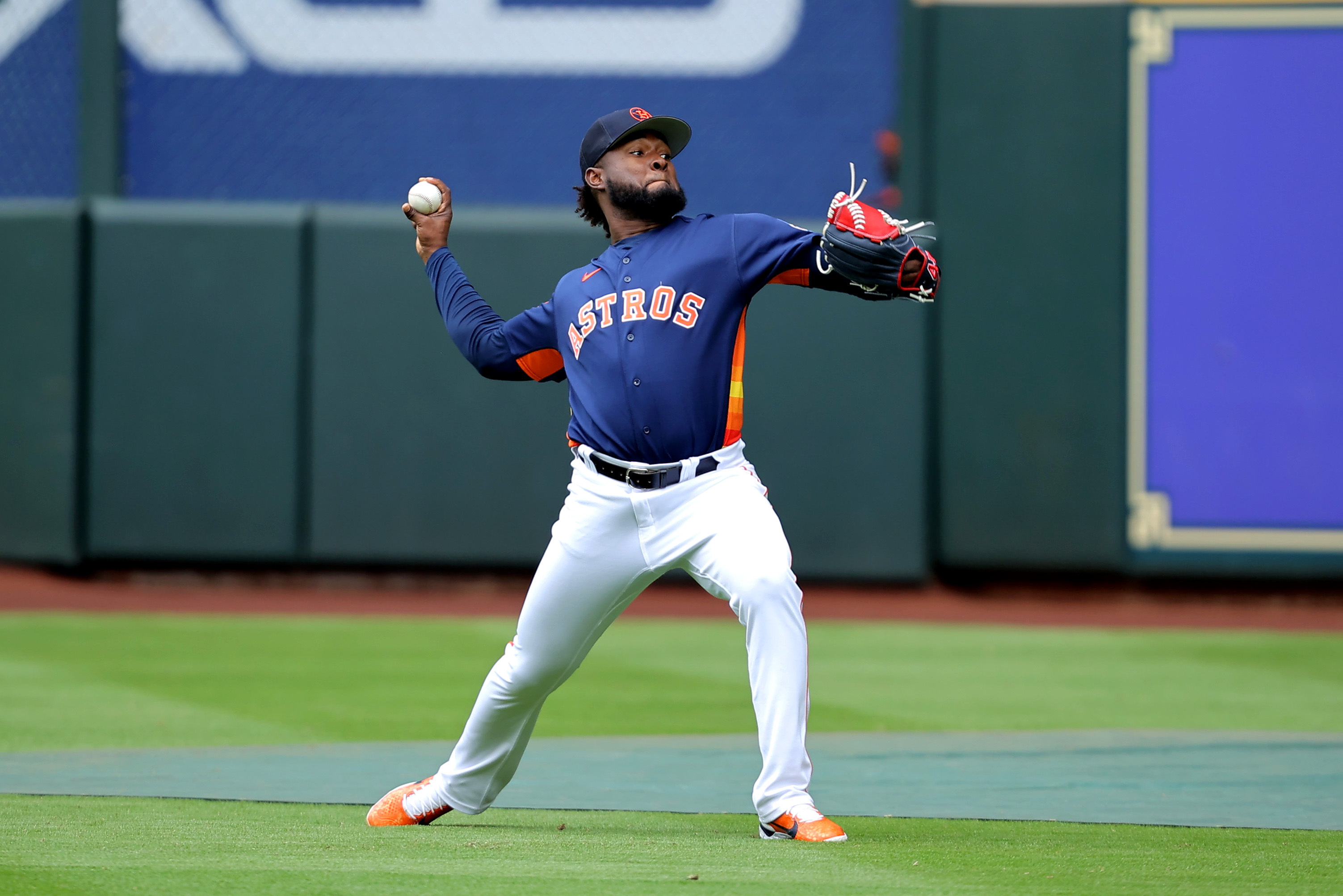 DeSclafani throws 8 scoreless as Giants shut out Astros 2-0