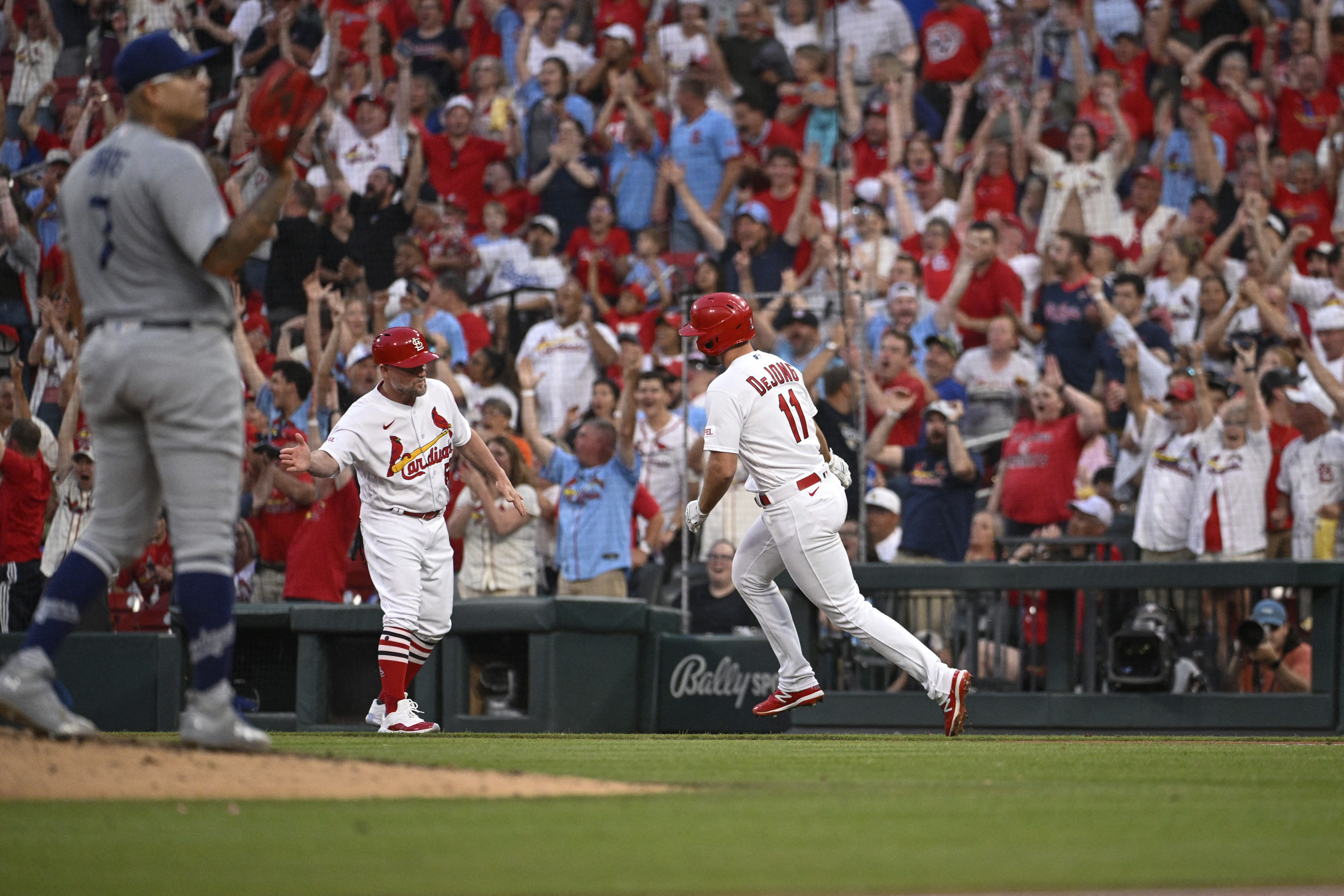 Adam Wainwright shines in NLDS Game 3, Cardinals lose to Braves - Sports  Illustrated