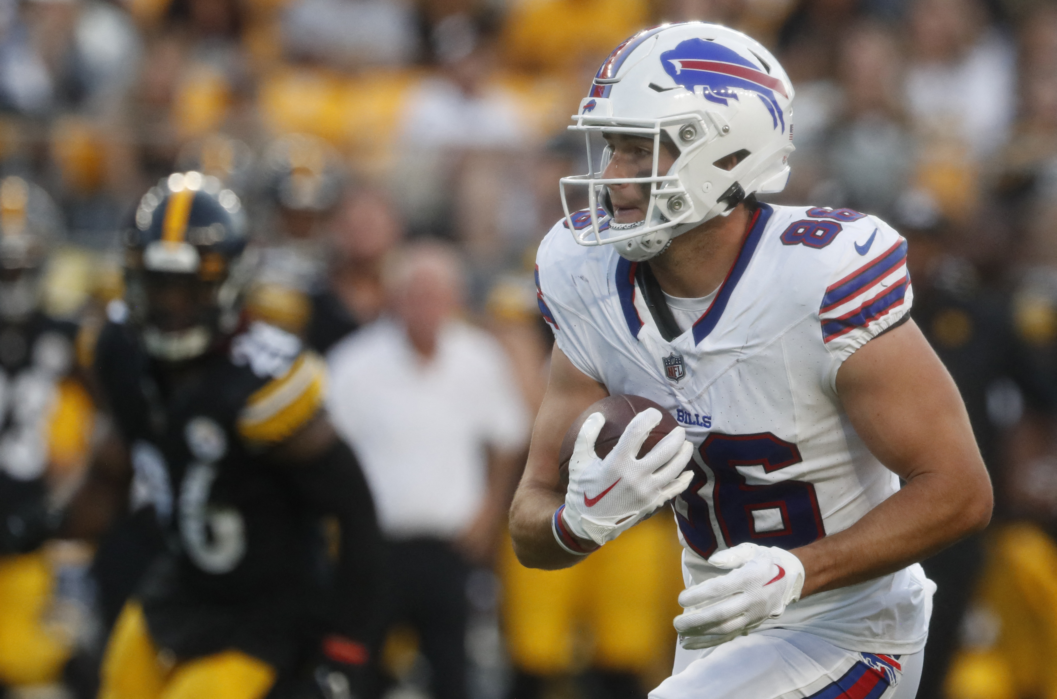 PFF PIT Steelers on X: Kenny Pickett had 327 passing yards vs the Bills in  his starting debut. It was the most by a Steelers QB in a single game since  January