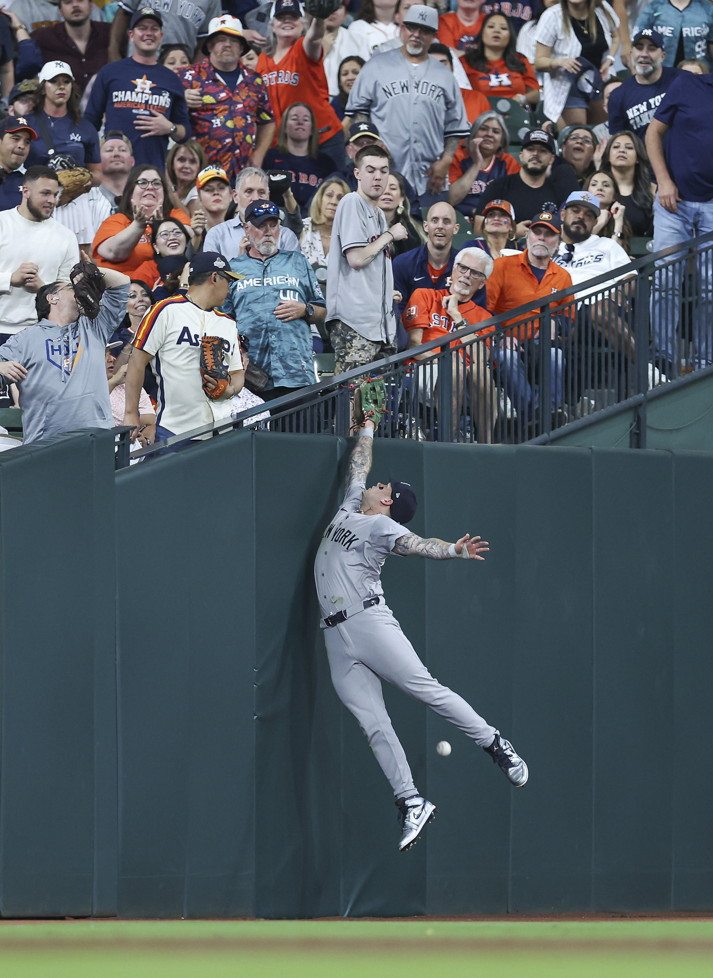 Late surge leads Yankees past sloppy Astros Reuters