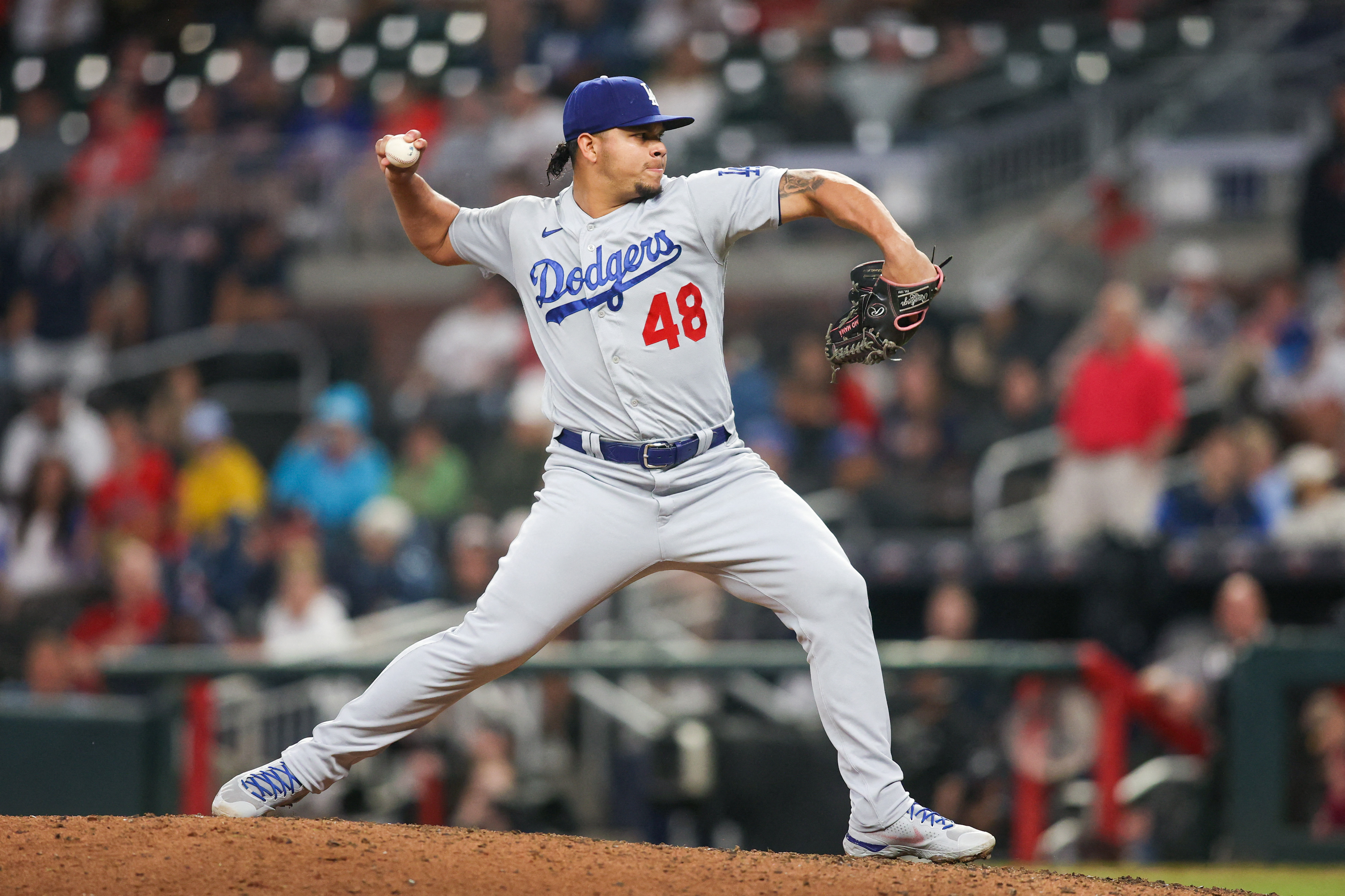 Dodgers rally to beat Braves in NL showdown