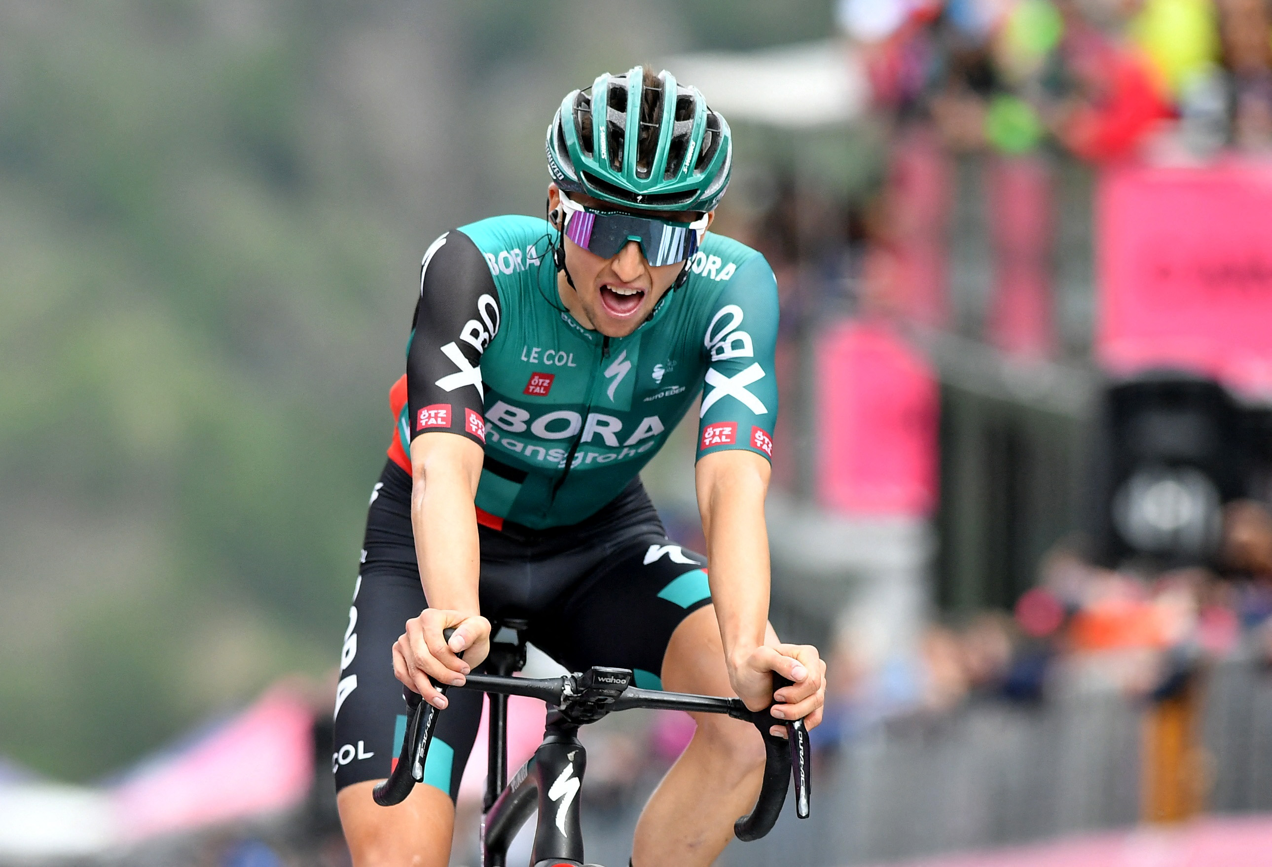 Hindley becomes first Australian Giro champion | Reuters