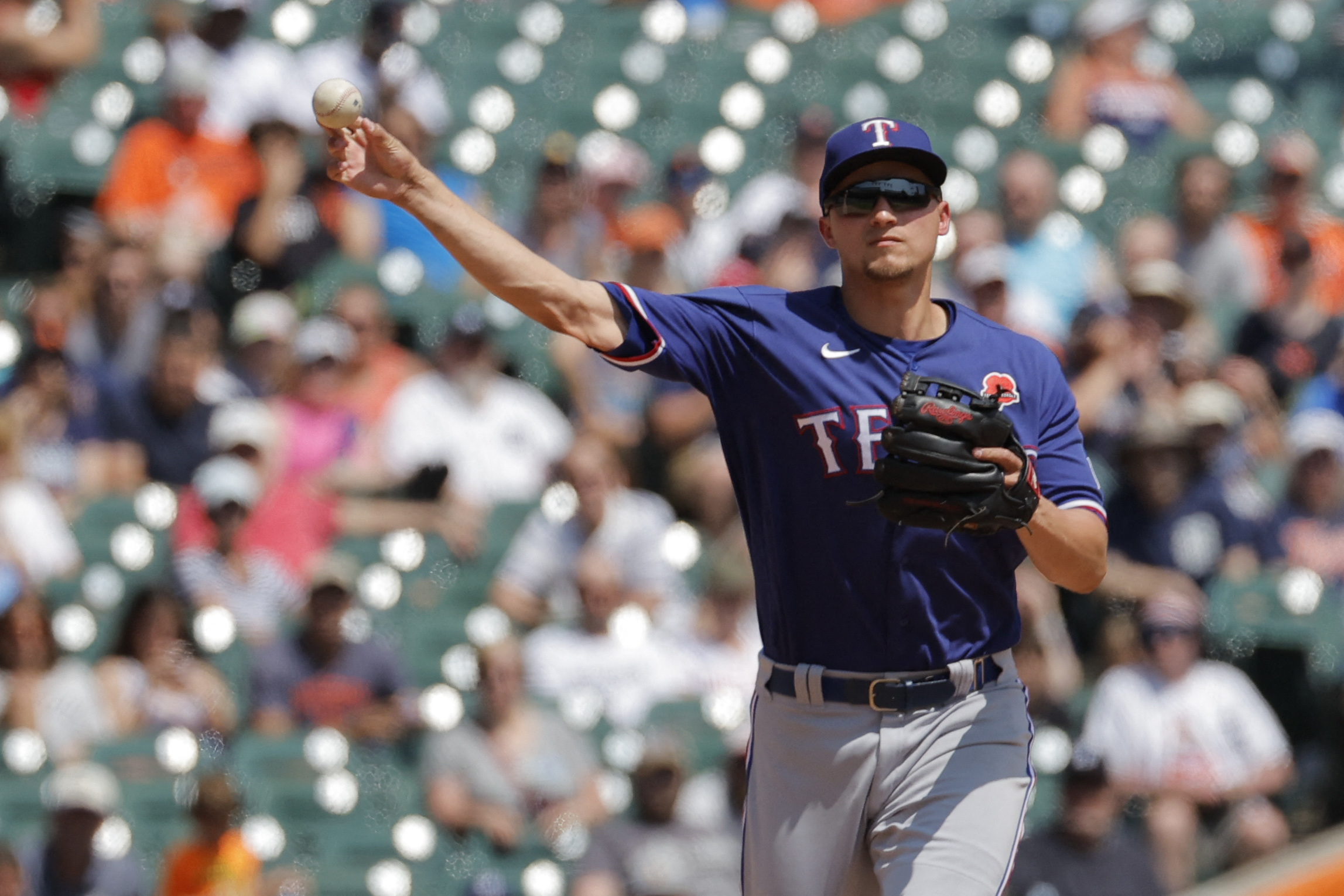 Corey Seager provides offense, Rangers pitchers shut out Tigers