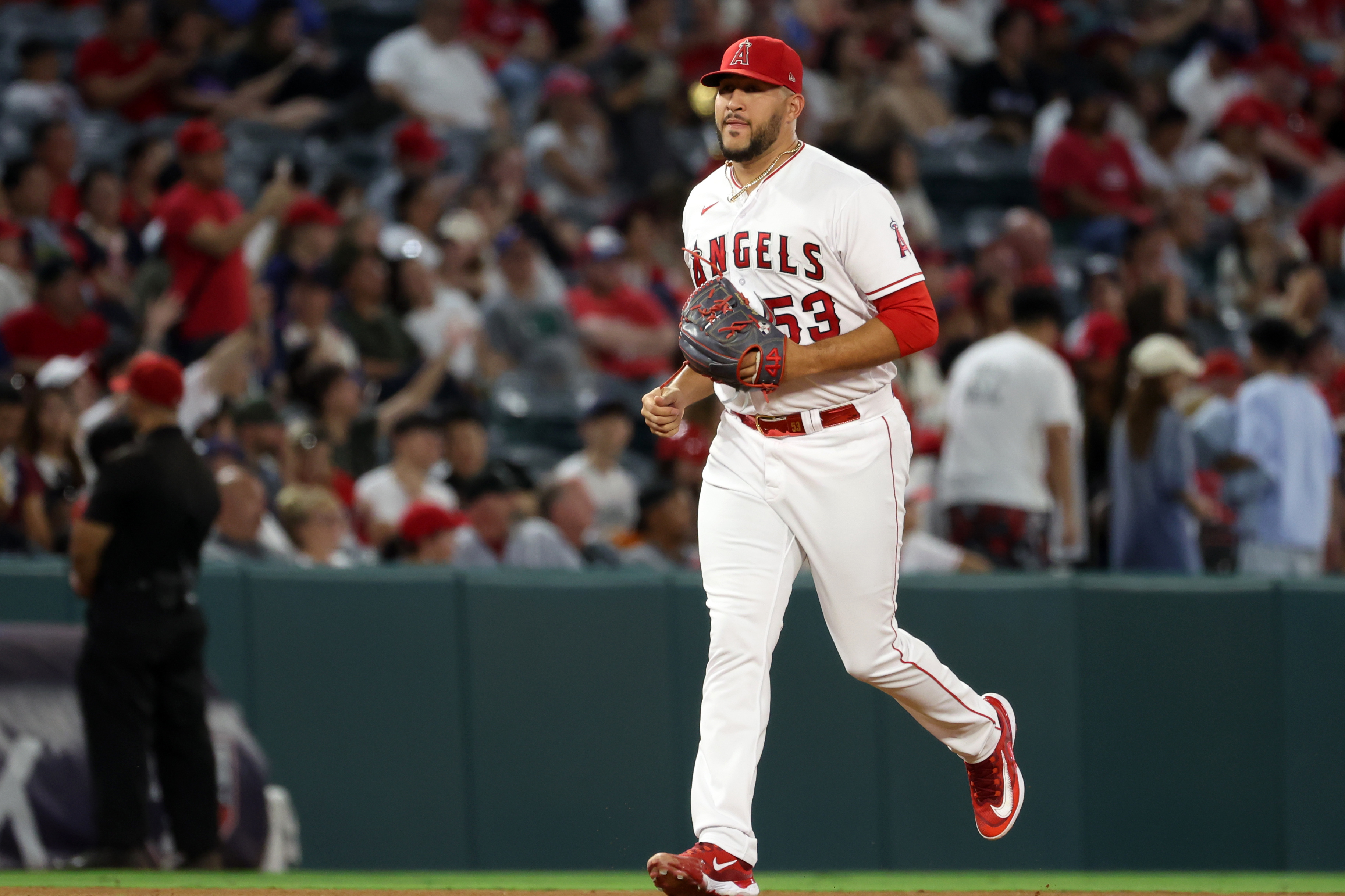 Angels ride four long balls in 6-2 win over Cleveland