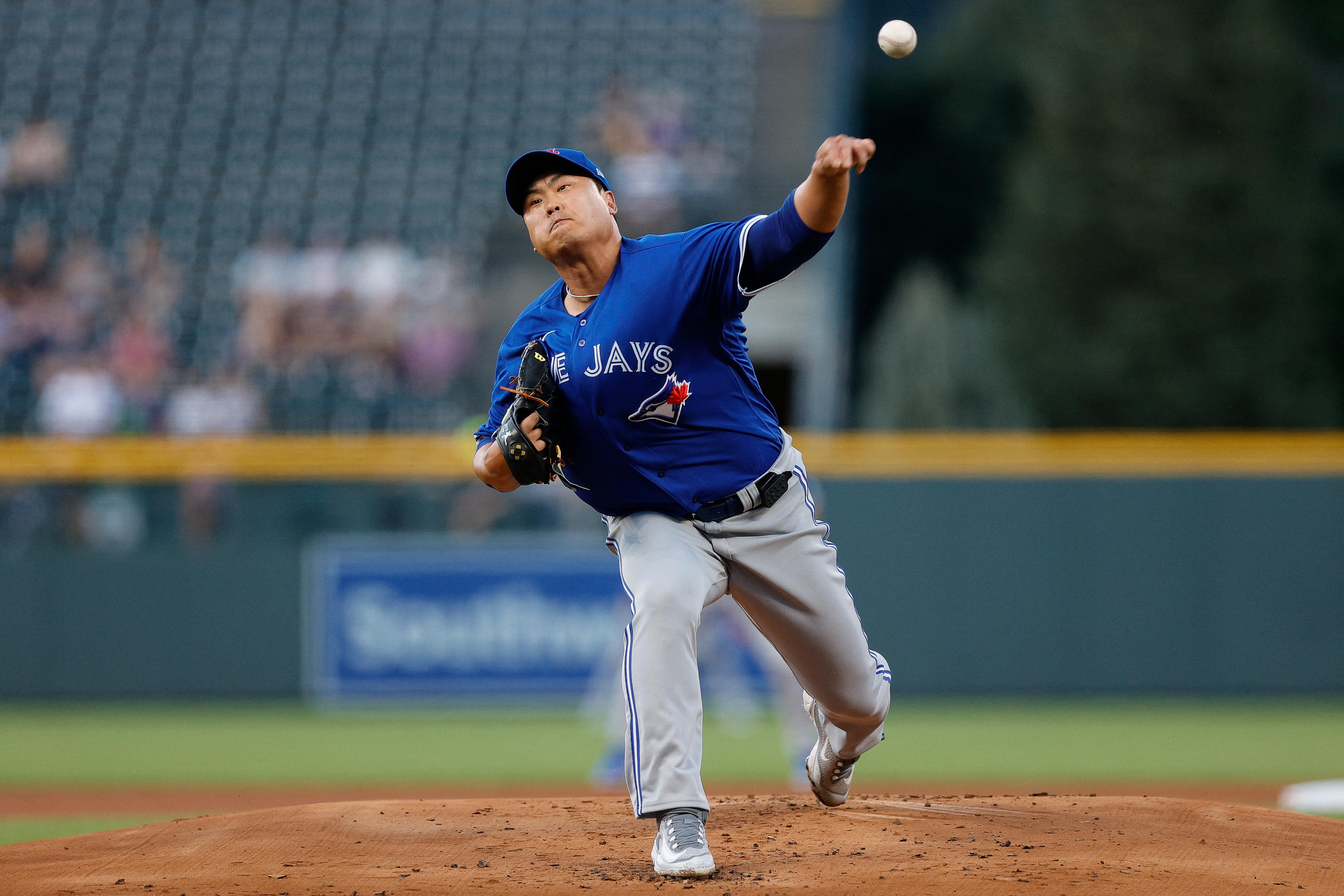 Clement and Springer hit RBI singles in the 8th in the Blue Jays