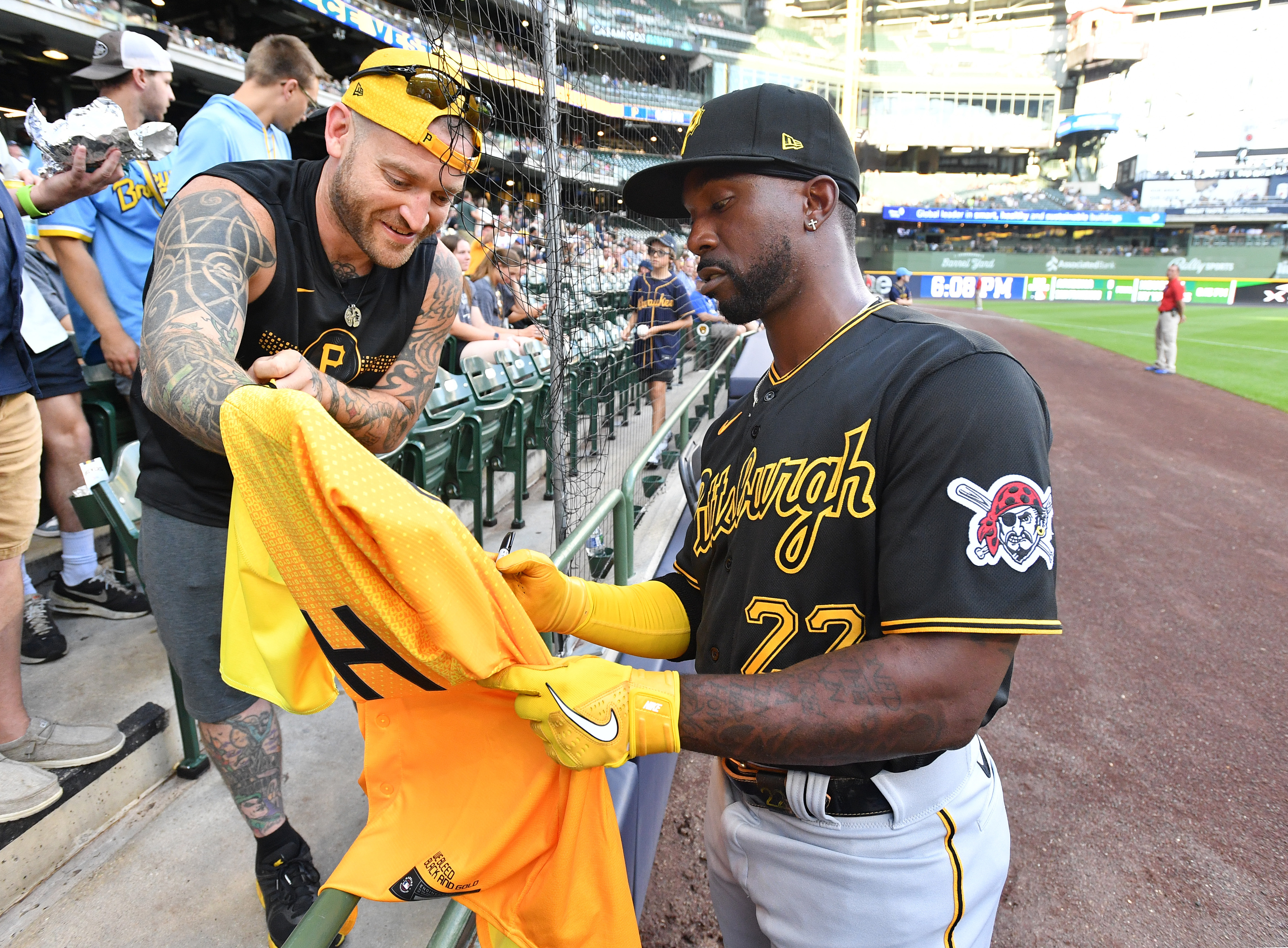 Milwaukee Brewers surprise fans before Pittsburgh Pirates game