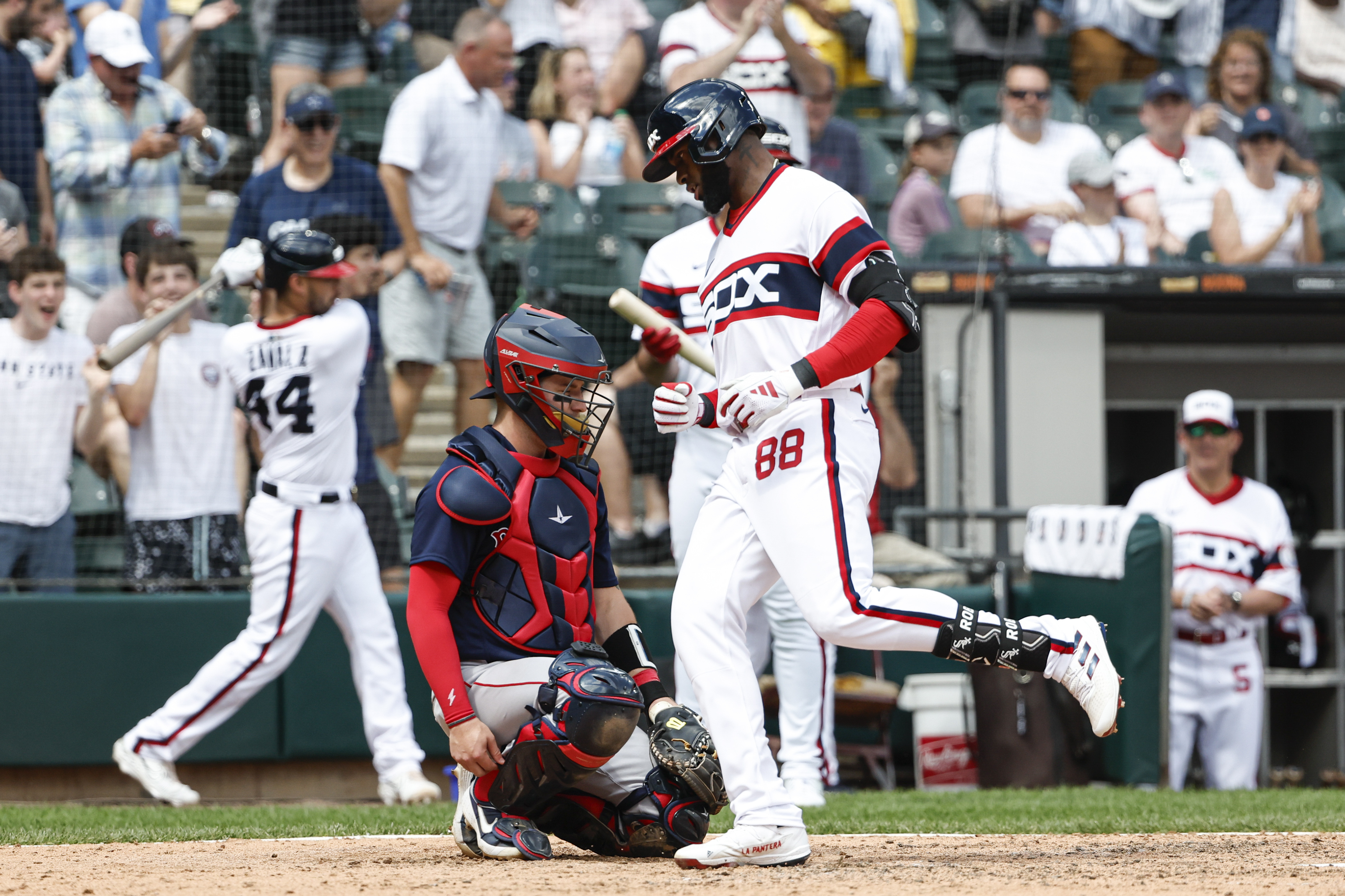 Luis Robert Jr.'s solo shot lifts White Sox over Red Sox 1-0