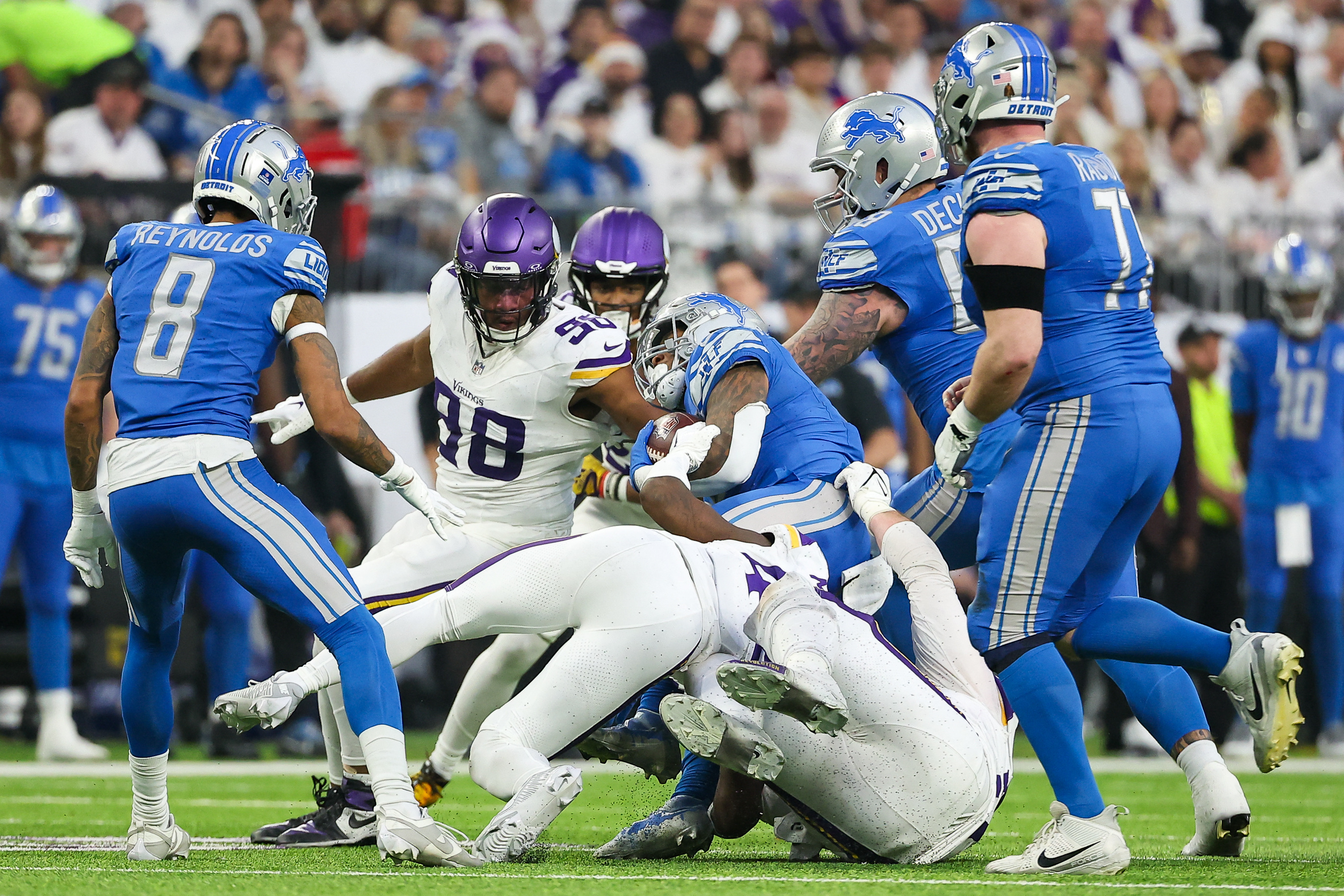 Lions hold off Vikings, clinch NFC North