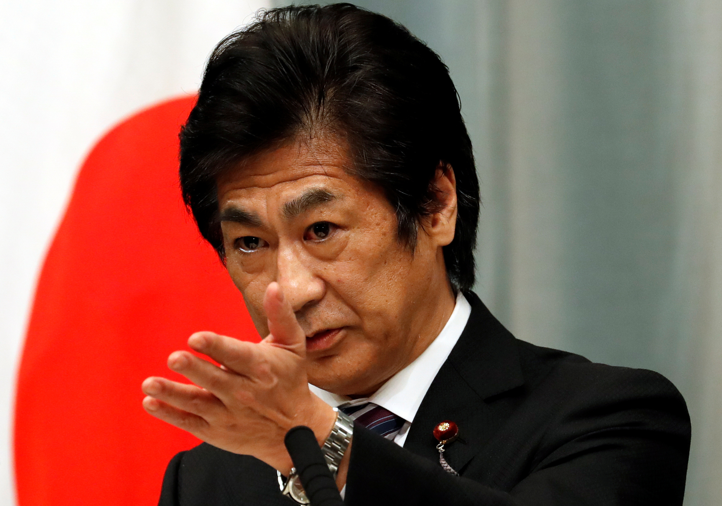 japanese-health-minister-apologises-for-staff-breaking-covid-19