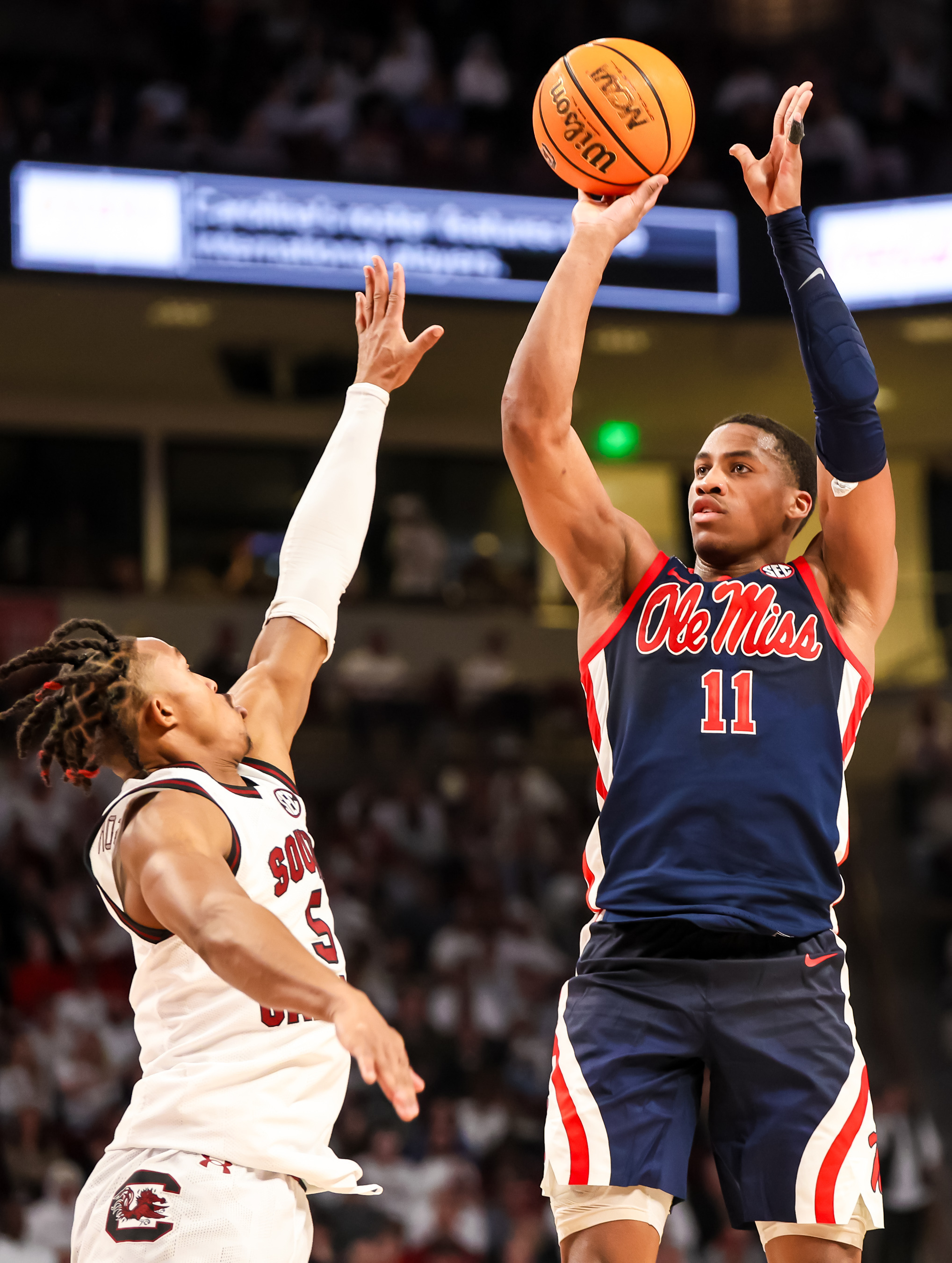 No. 15 South Carolina Stays Hot, Edges Ole Miss | Reuters