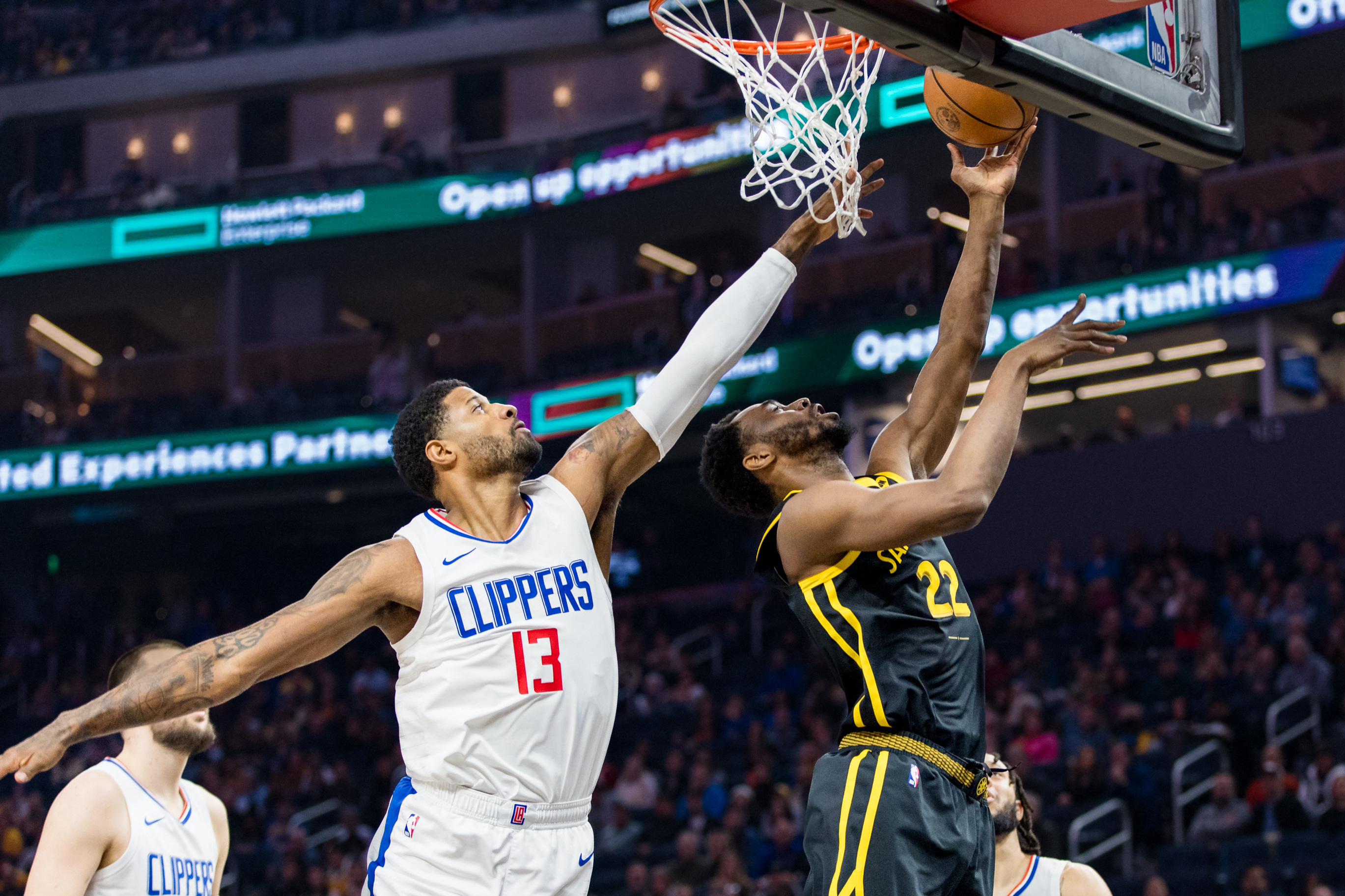 Kawhi Leonard-less Clippers rally to beat Warriors | Reuters