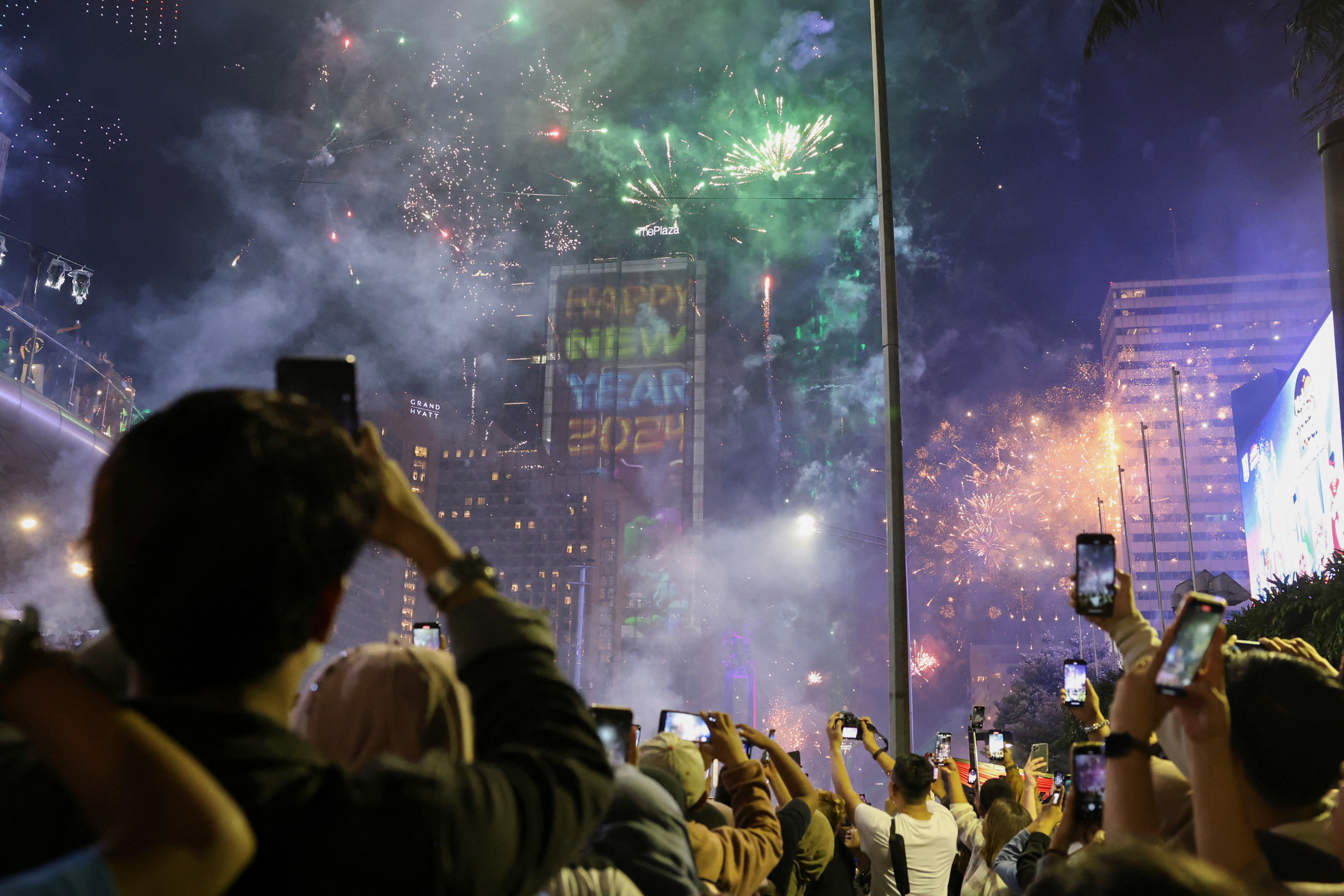 World welcomes 2024 with New Year