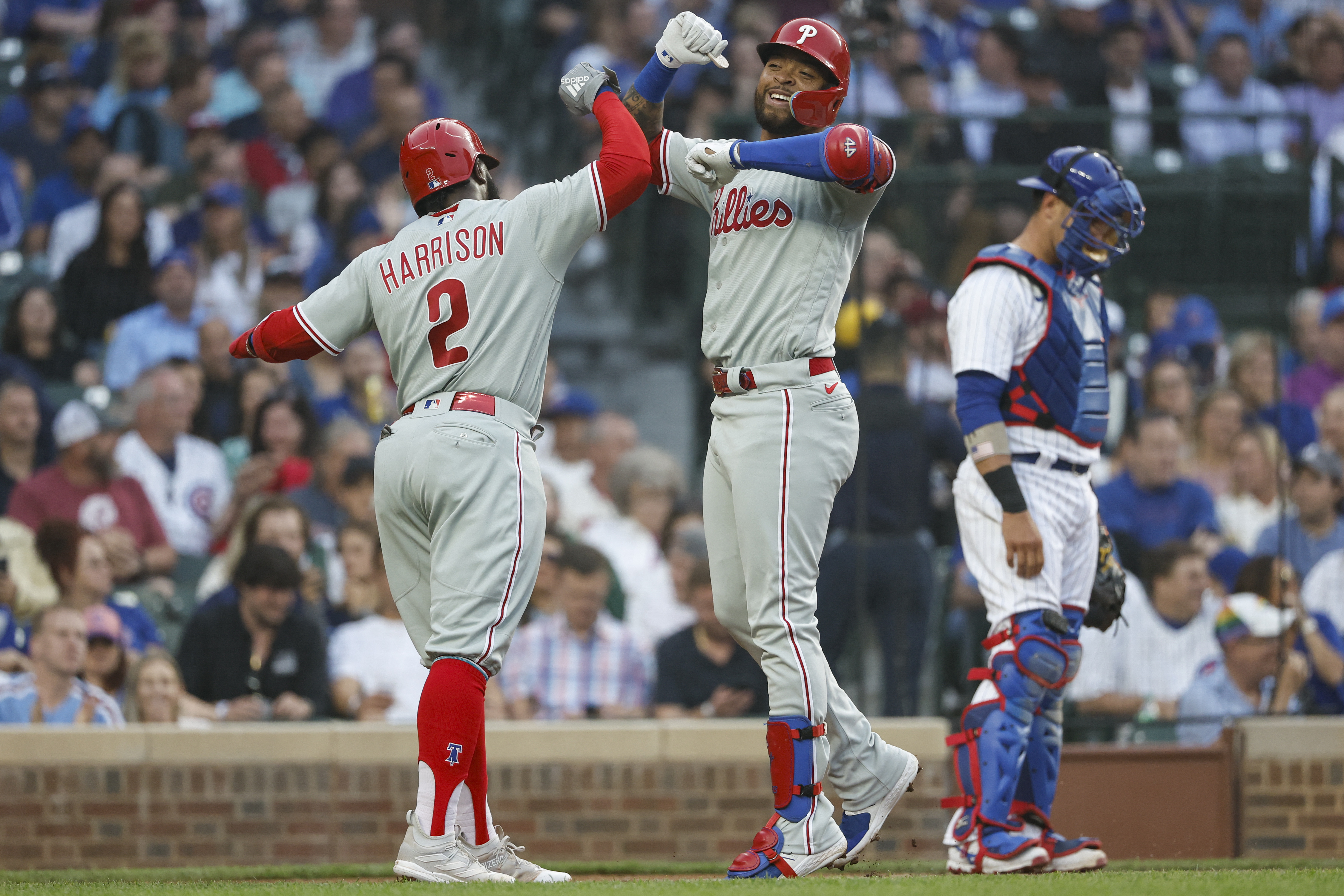 Phillies continue road dominance, get past Cubs