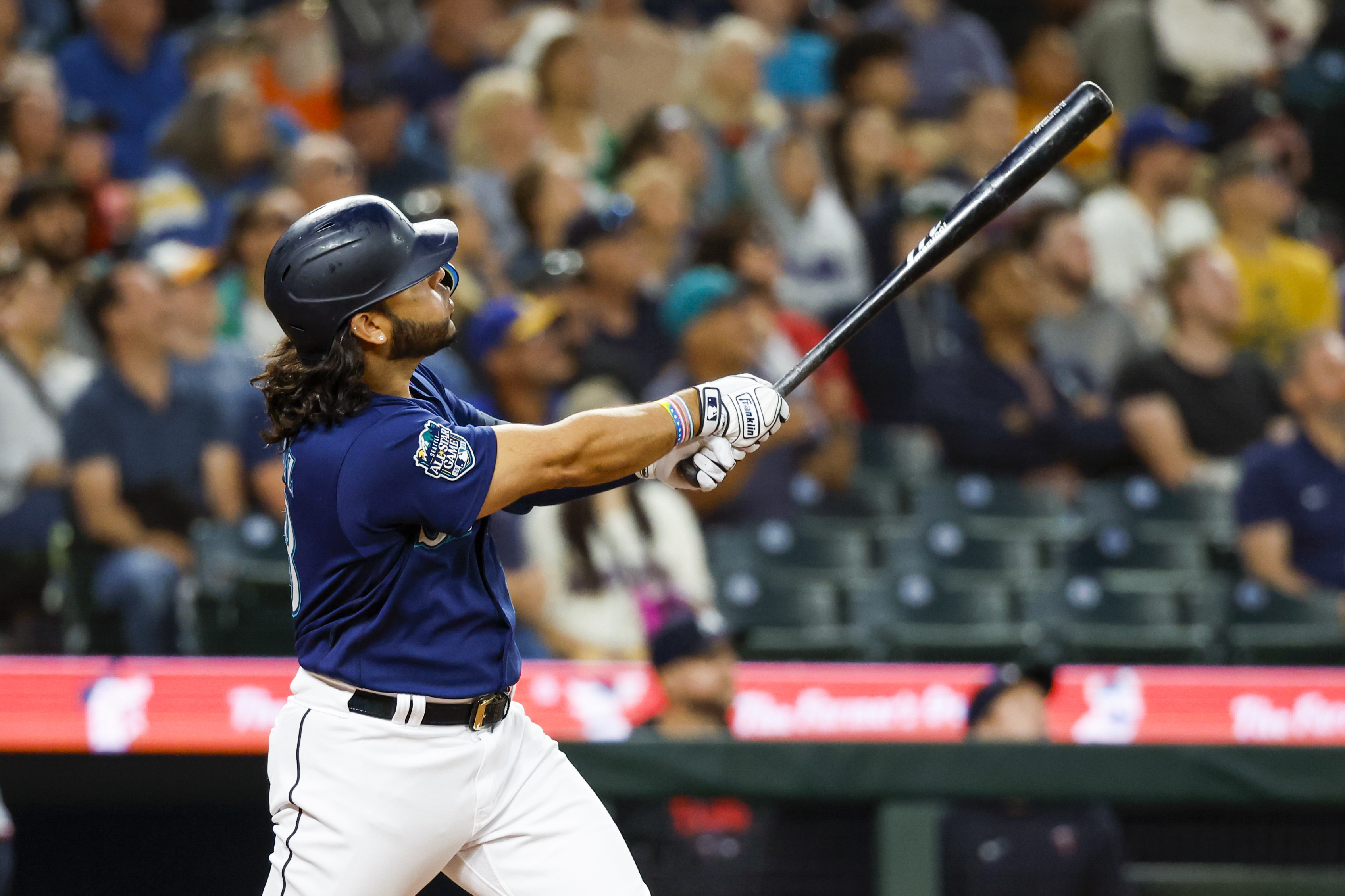 Mariners hold on to capture opener vs. Twins | Reuters