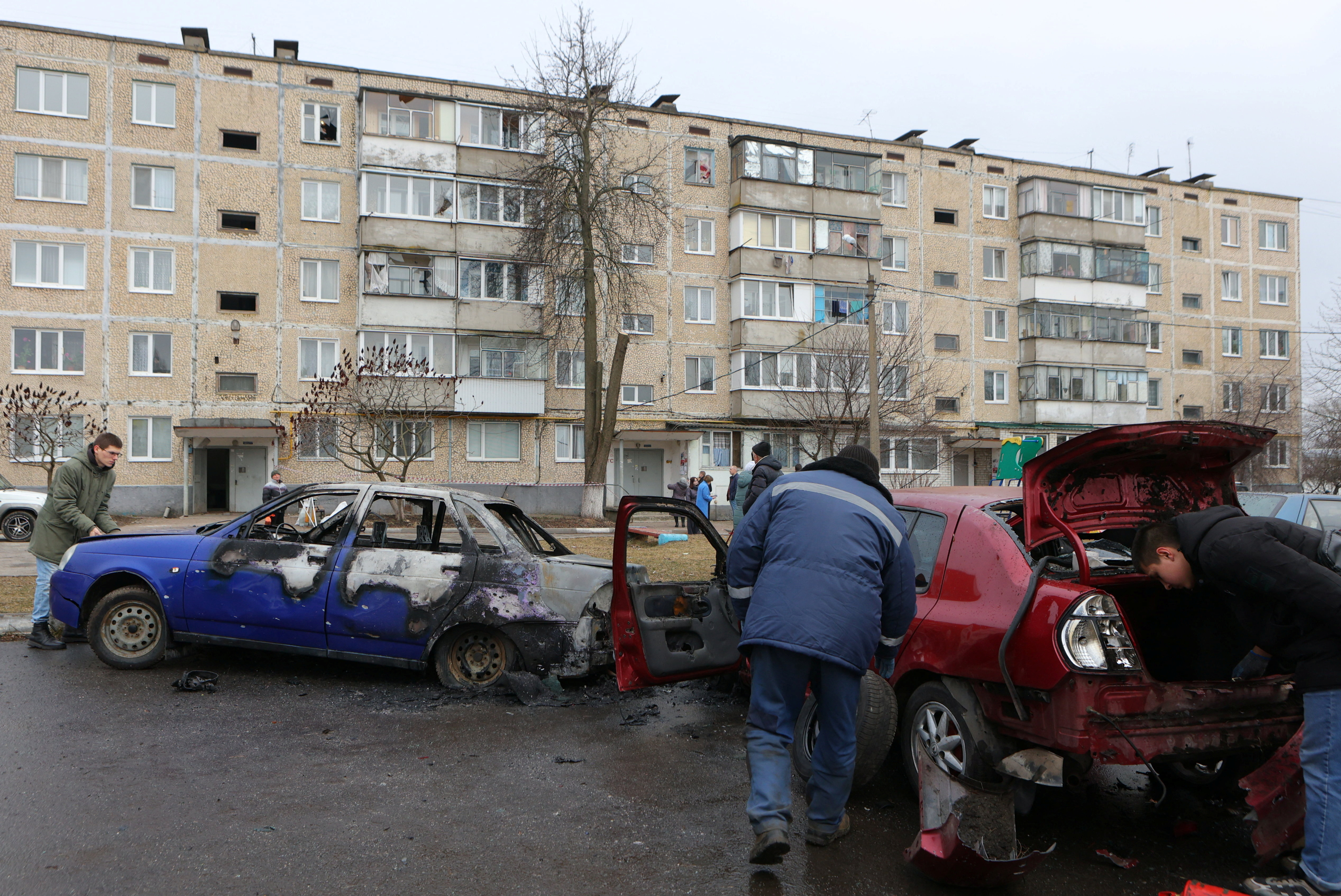 ロシアとウクライナ、互いに国境地帯を空爆　民間人避難