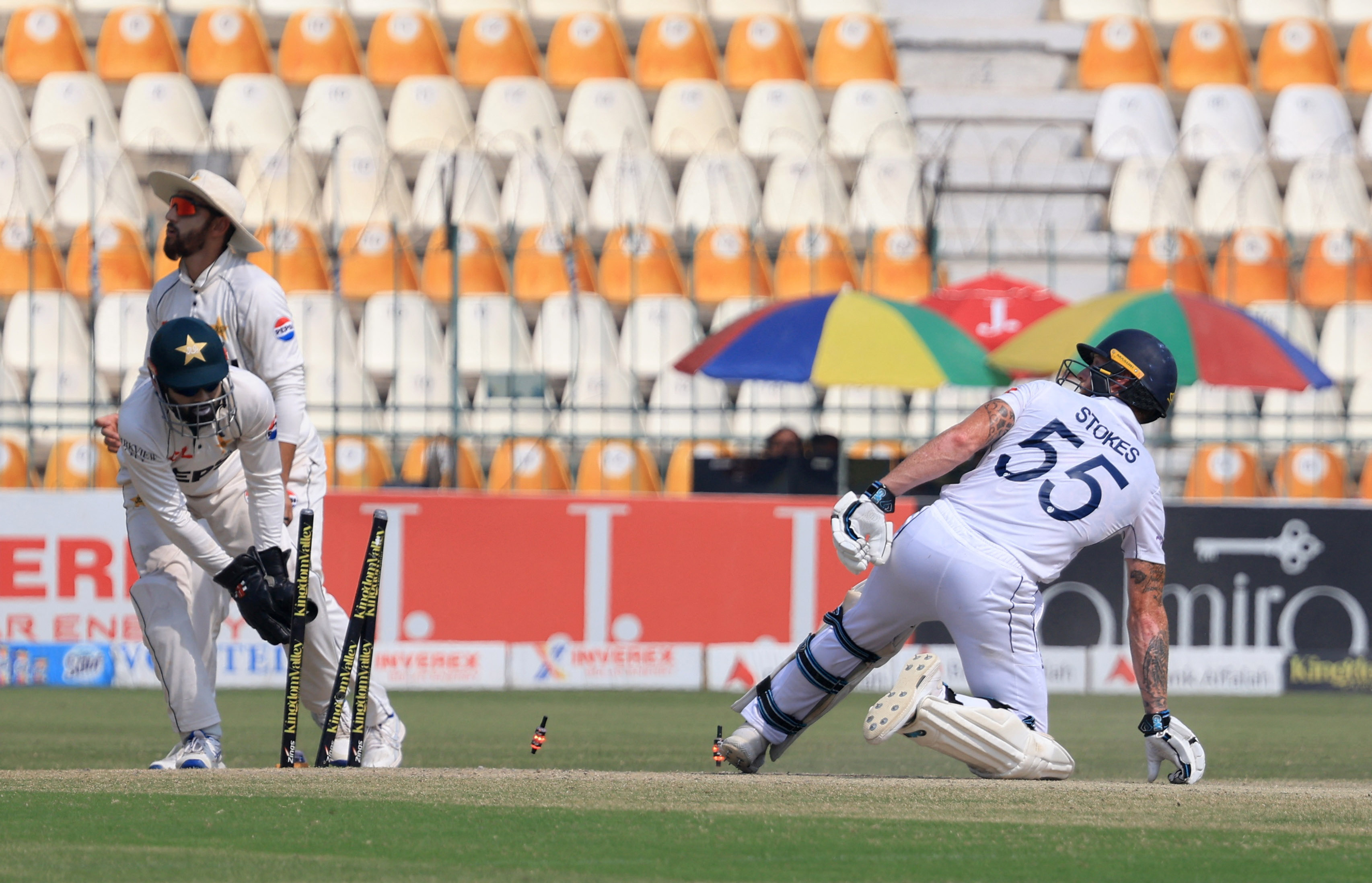 Pakistan beat England by 152 runs to level series Reuters