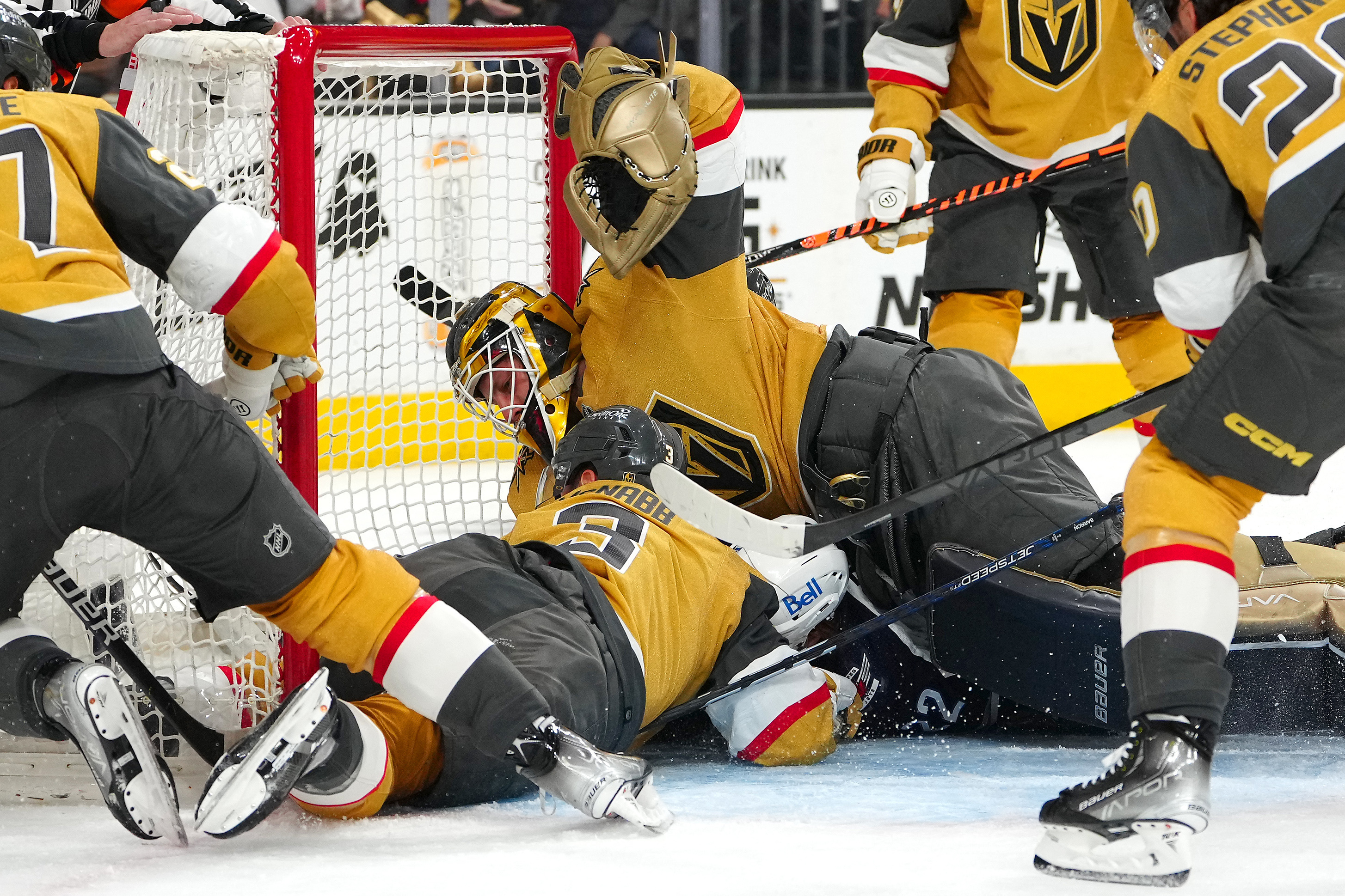 Adam Lowry, Blake Wheeler lead Jets to Game 1 win over Golden Knights