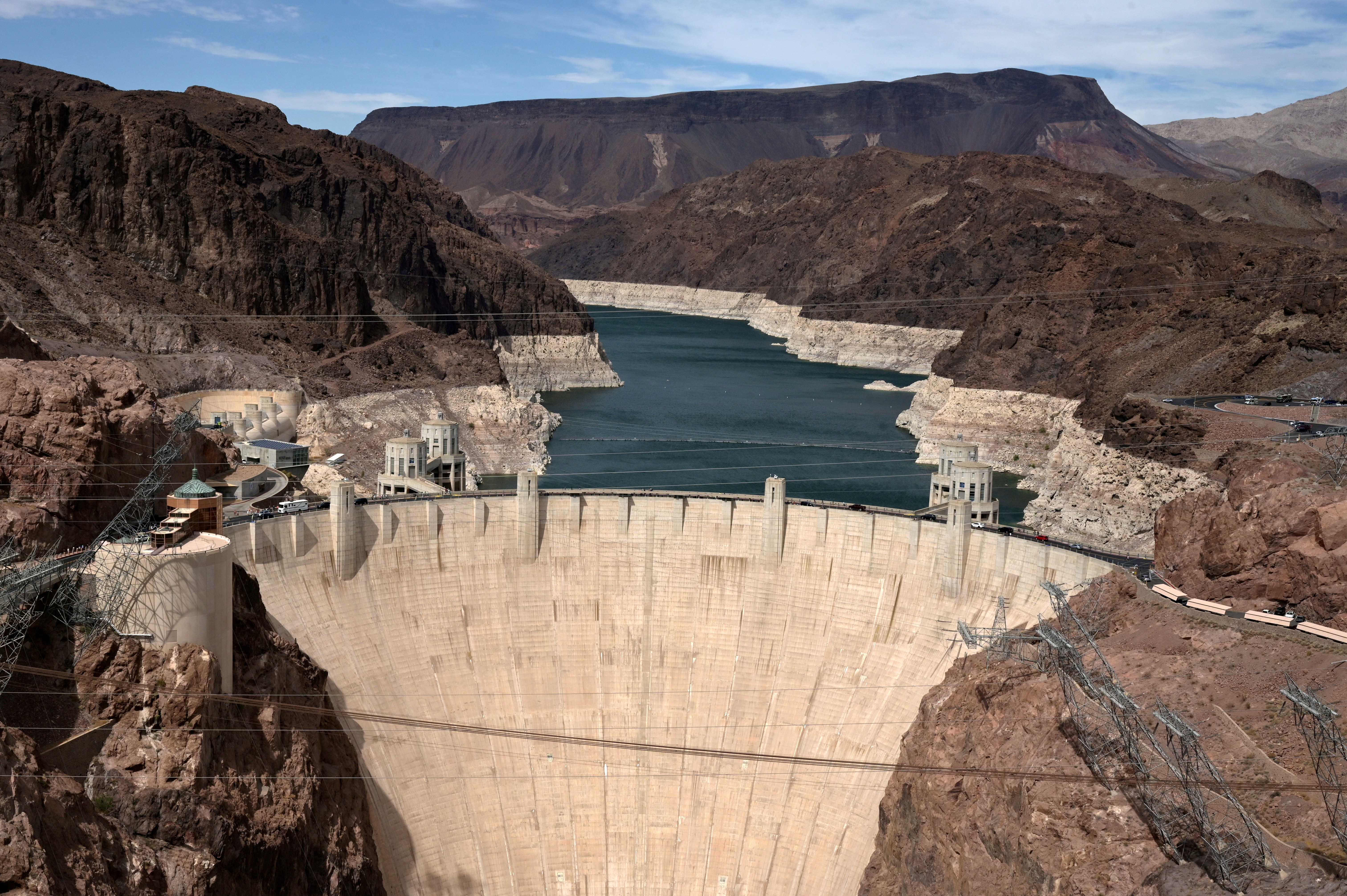 Hoover Dam reservoir sinks to record low, in sign of extreme Western U.S. drought