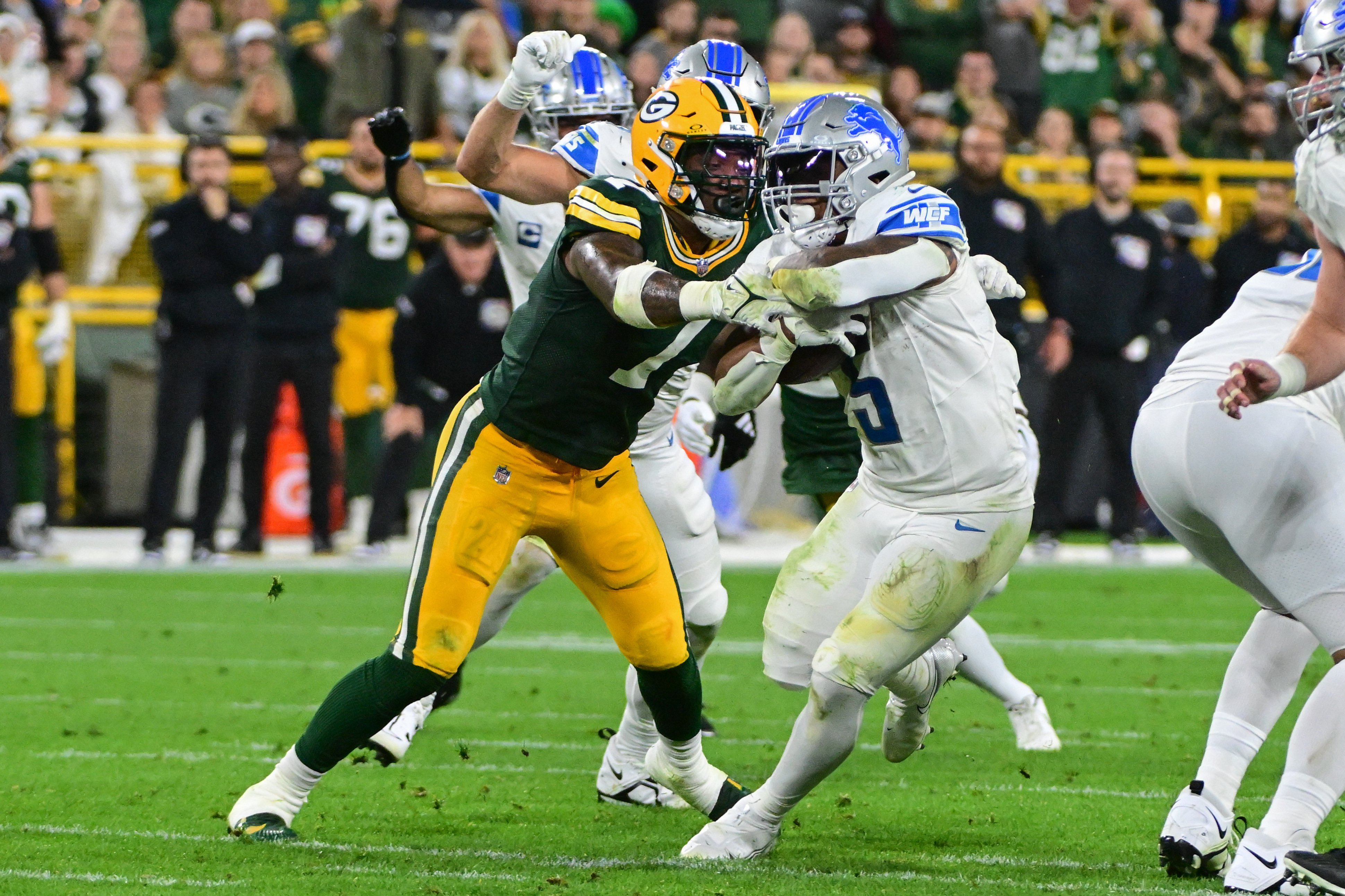 David Montgomery helps Lions top Packers, move into first in NFC