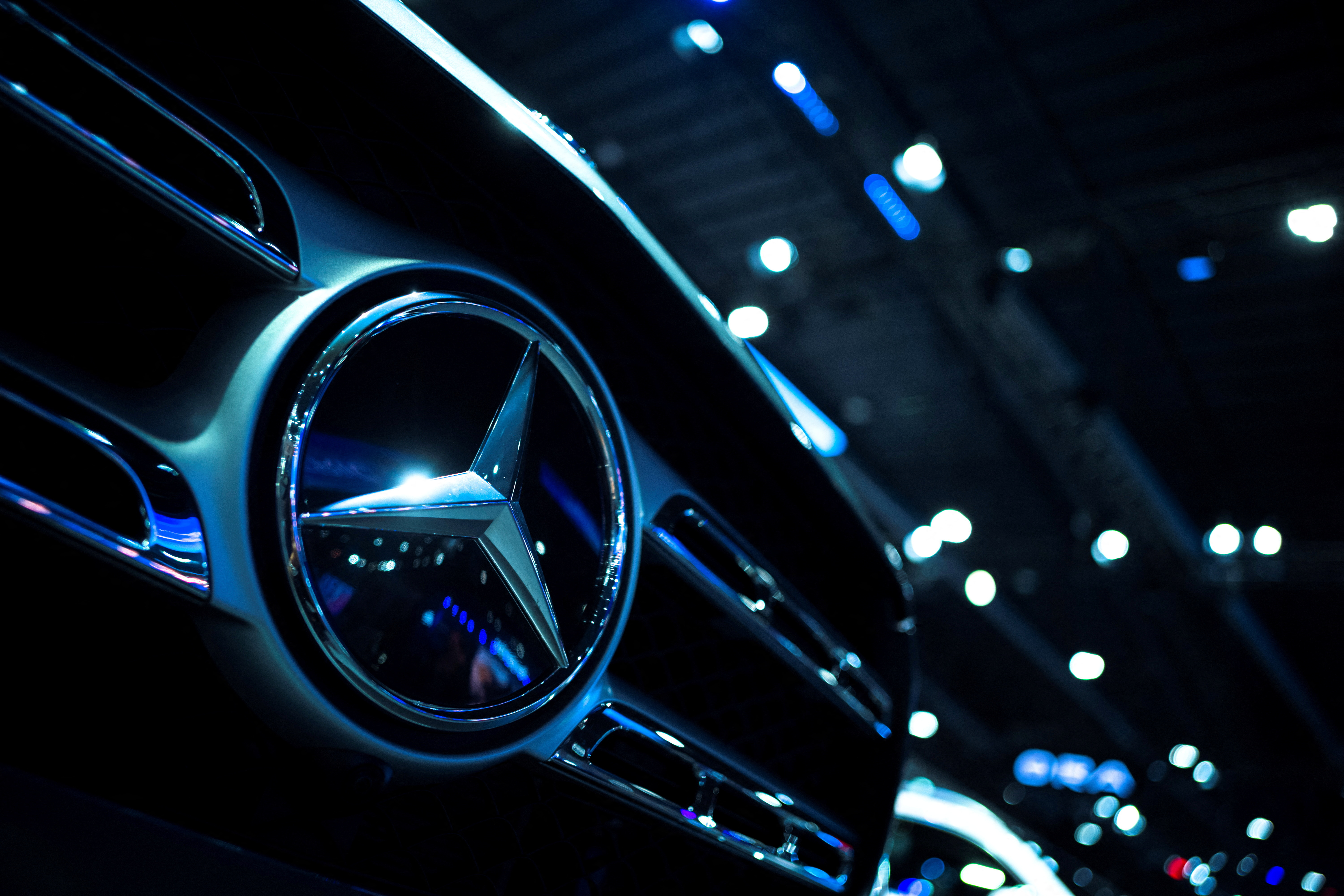 Mercedes plans to sell auto driving assistant Drive Pilot in China -  Spiegel