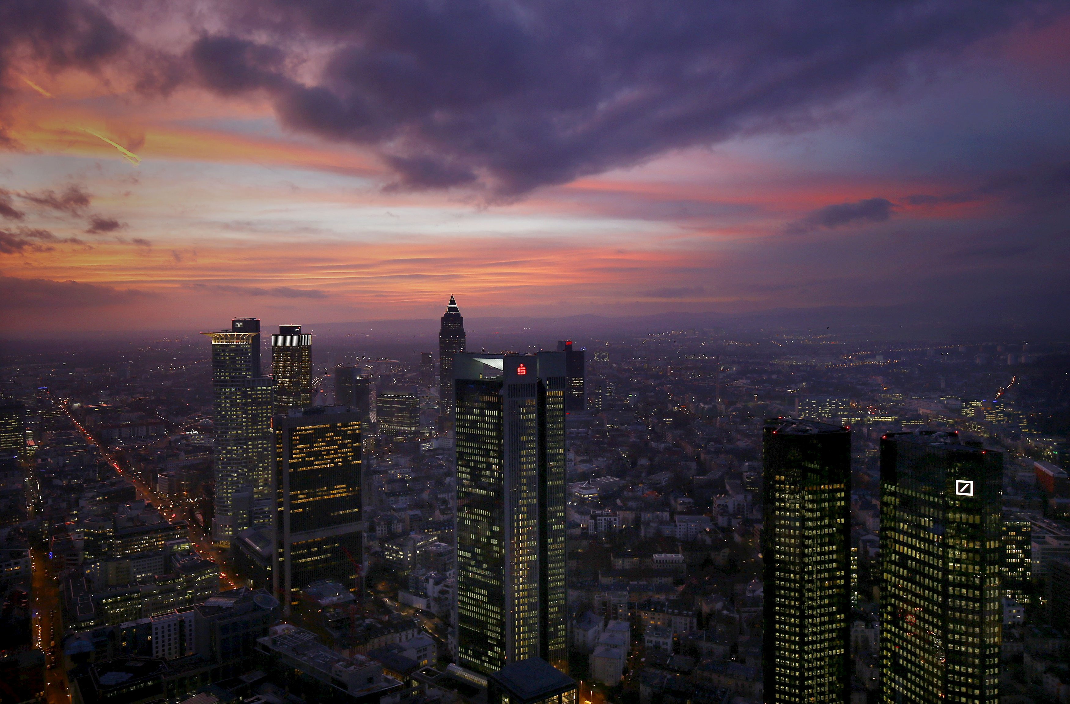 The skyline is photographed early evening in Frankfurt, Germany, January 26, 2016.  REUTERS/Kai Pfaffenbach/File Photo